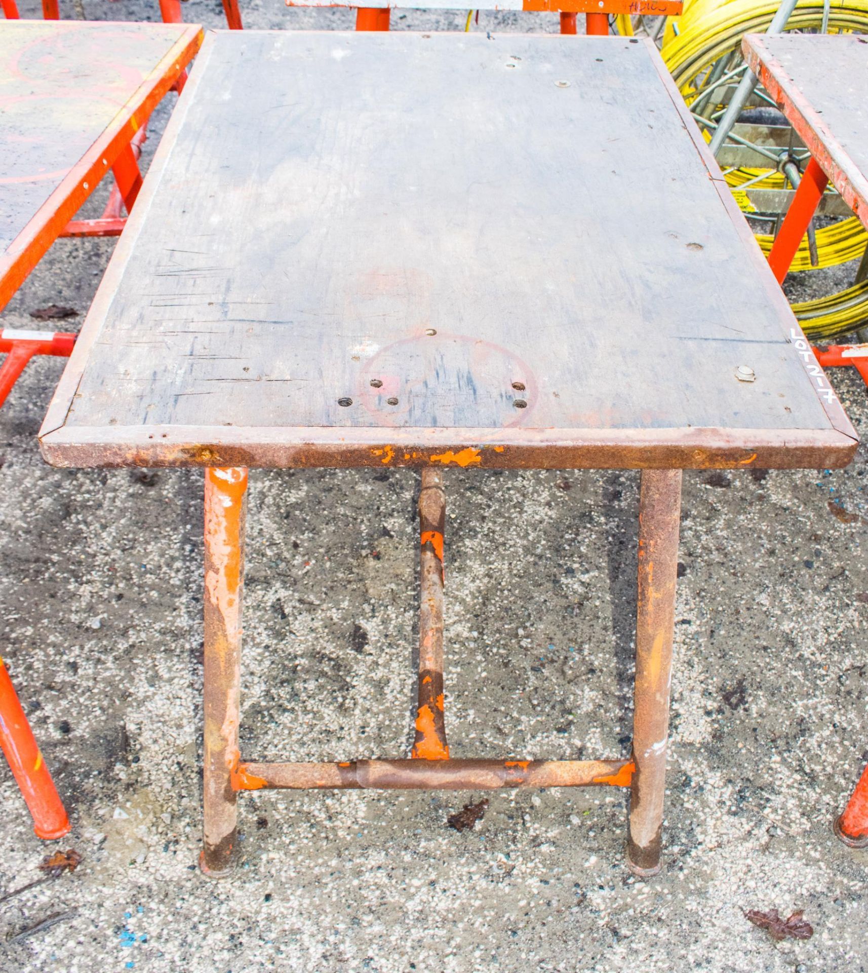 Collapsible steel work bench ** No vice **