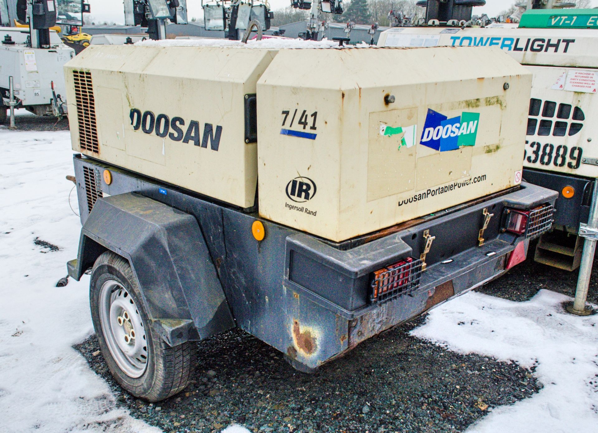 Doosan 741 diesel driven mobile air compressor Year: 2012 S/N: 431304 Recorded Hours: 550 A577288 ** - Image 2 of 4
