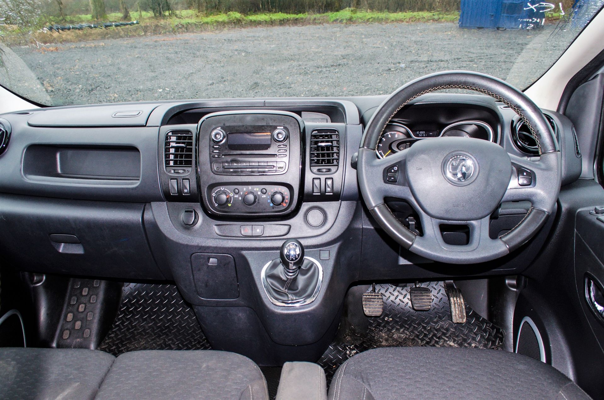 Vauxhall Vivaro 2900 Sportive CDTi 6 speed manual panel 6 seat crew van - Image 18 of 24