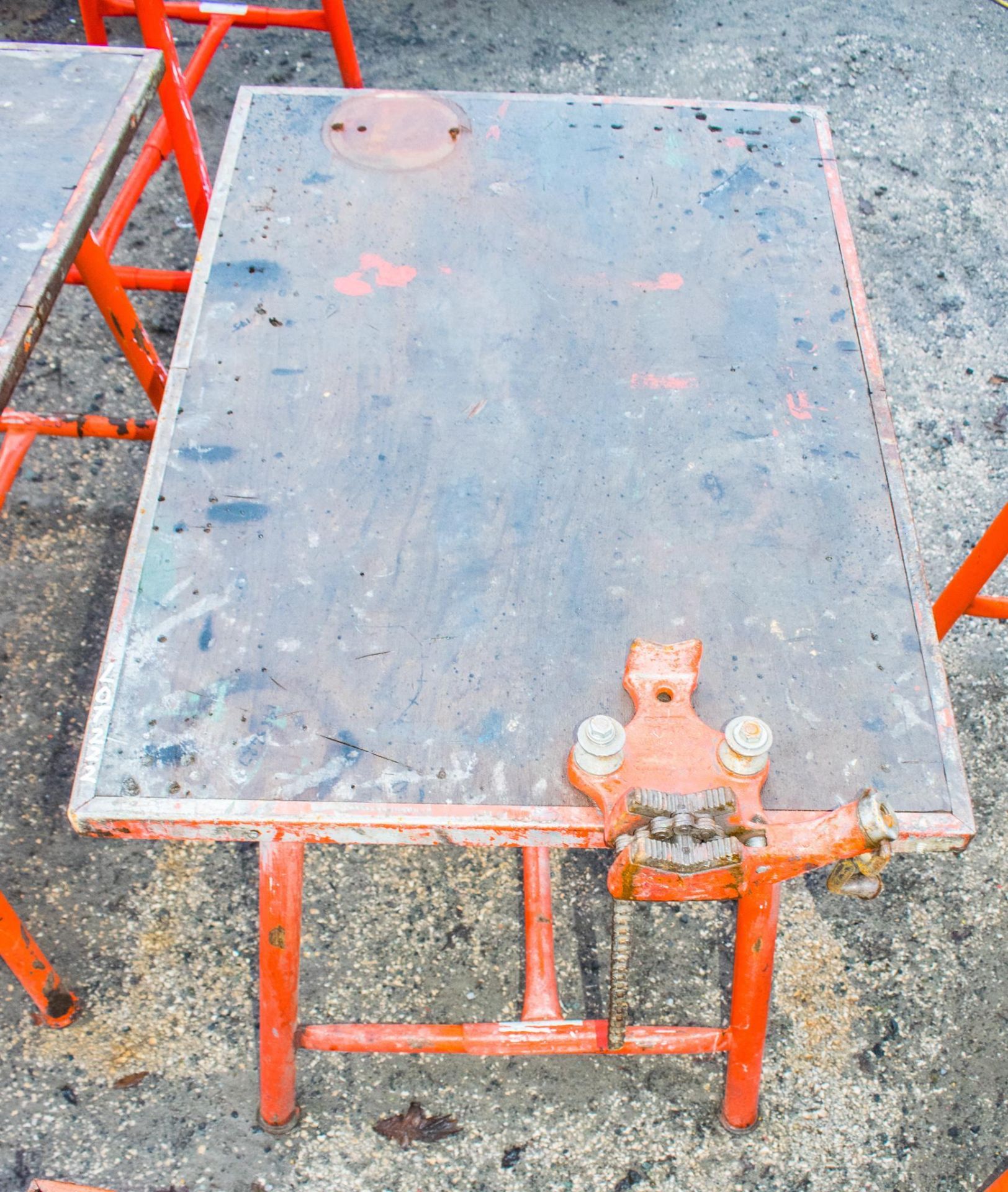 Collapsible steel work bench c/w pipe vice