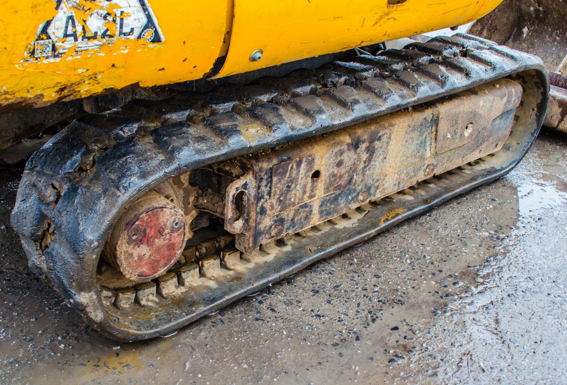 JCB 8014 CTS 1.5 tonne rubber tracked excavator  Year: 2014 S/N: 2070490 Recorded Hours; 2264 Piped, - Image 10 of 17