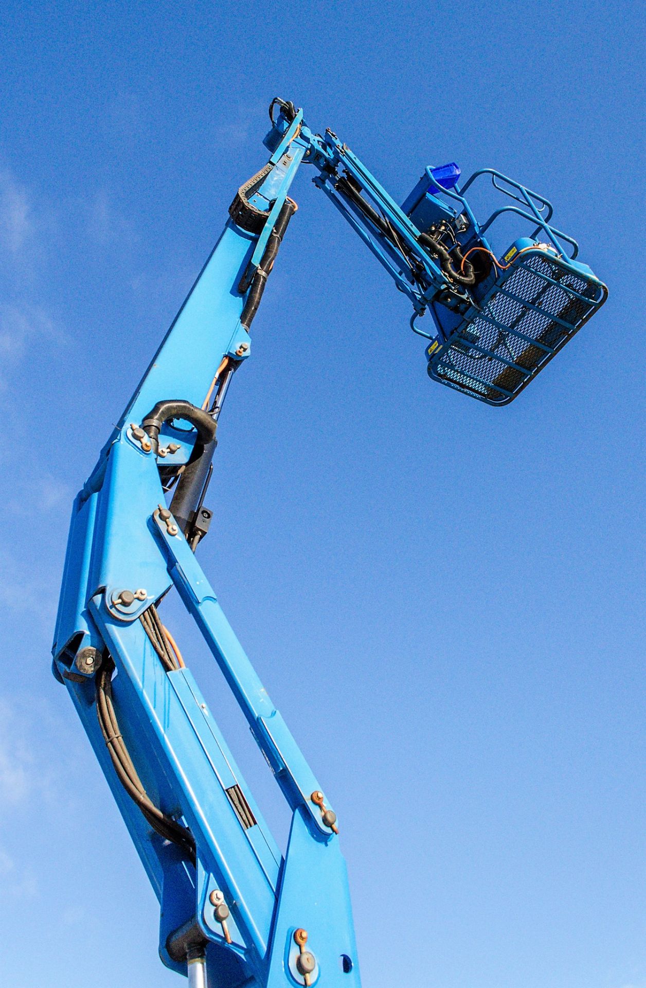 Genie Z-30/20 battery electric boom lift access platform Year: 2014 S/N: 15393 Recorded Hours: 189 - Image 11 of 15