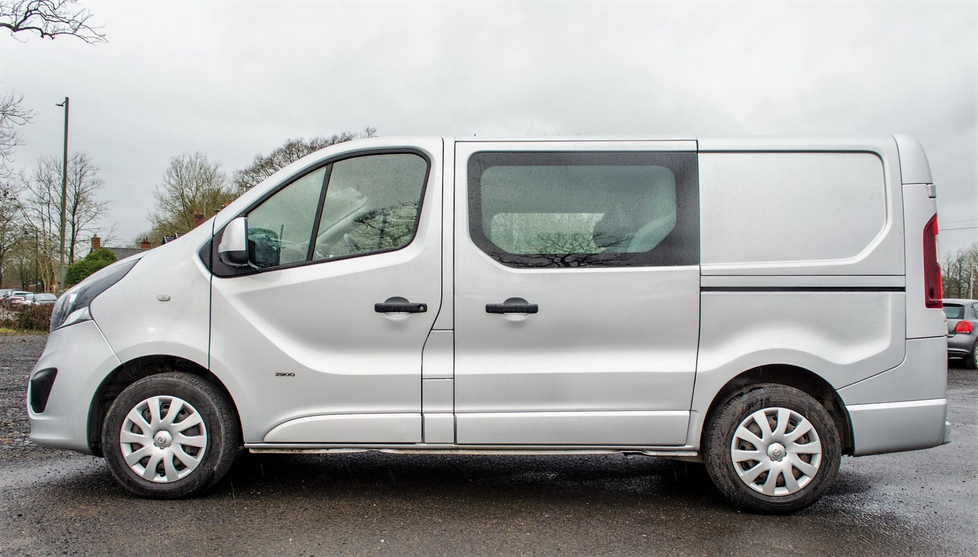 Vauxhall Vivaro 2900 Sportive CDTi 6 speed manual panel 6 seat crew van - Image 8 of 24