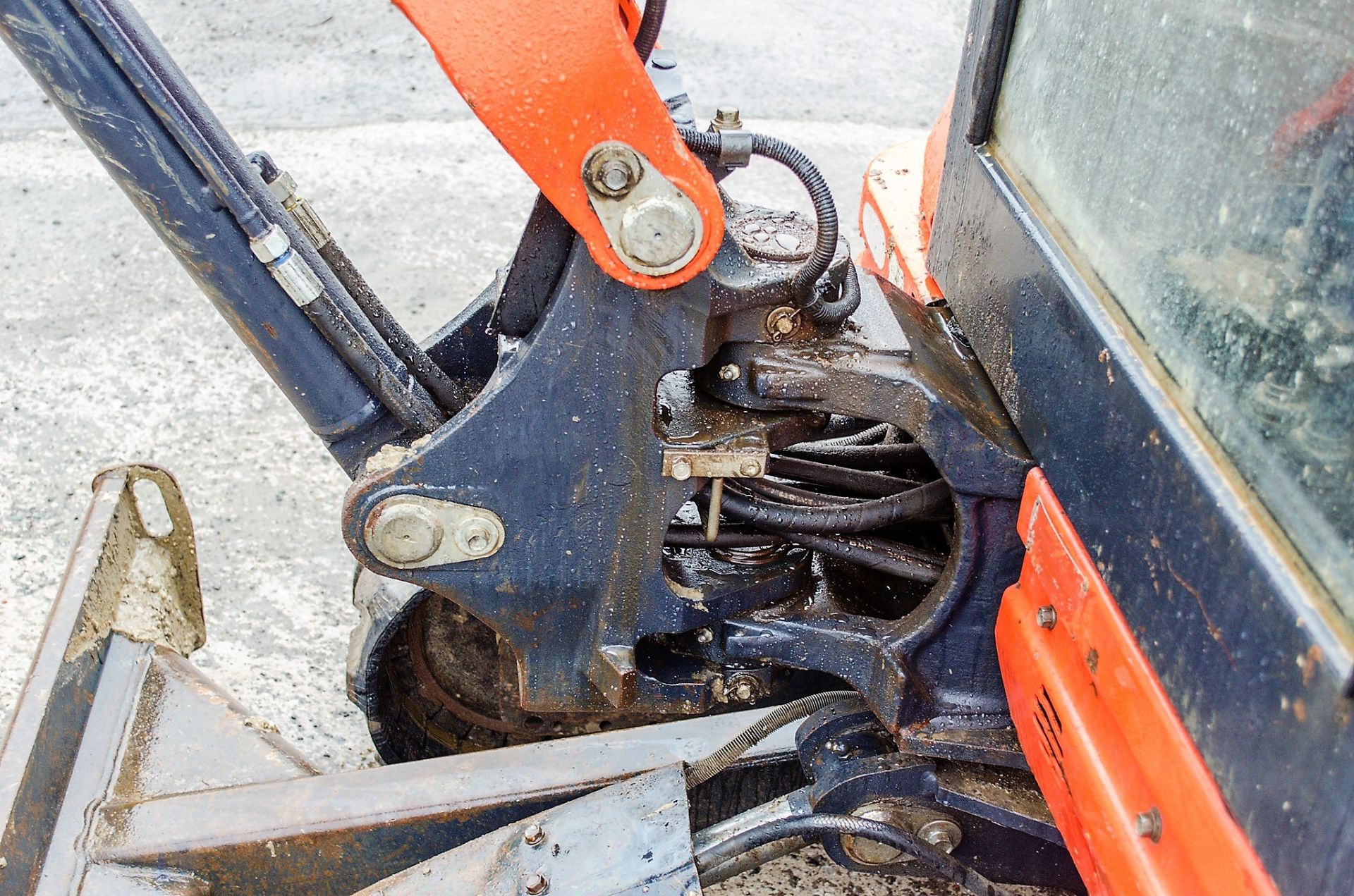 Kubota KX61-3 2.6 tonne rubber tracked mini excavator Year: 2014 S/N: 80737 Recorded Hours: 3632 - Image 16 of 20