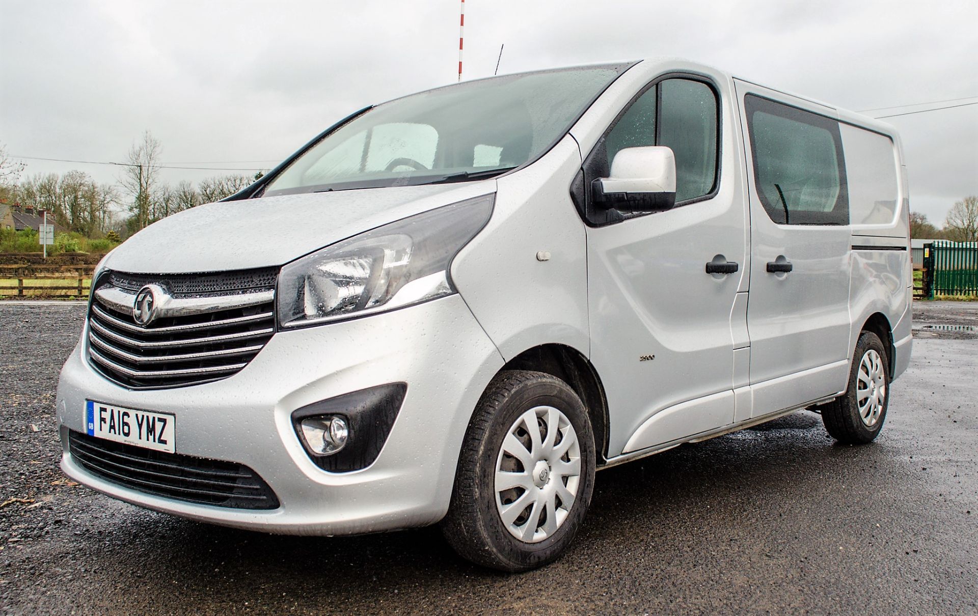 Vauxhall Vivaro 2900 Sportive CDTi 6 speed manual panel 6 seat crew van