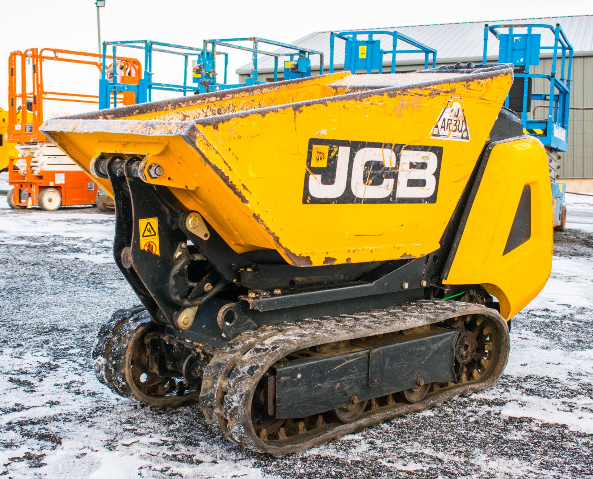 JCB HTD-5 Hi-tip dumper Year: S/N: Recorded hours: hours not displayed (clock broken) PSL015