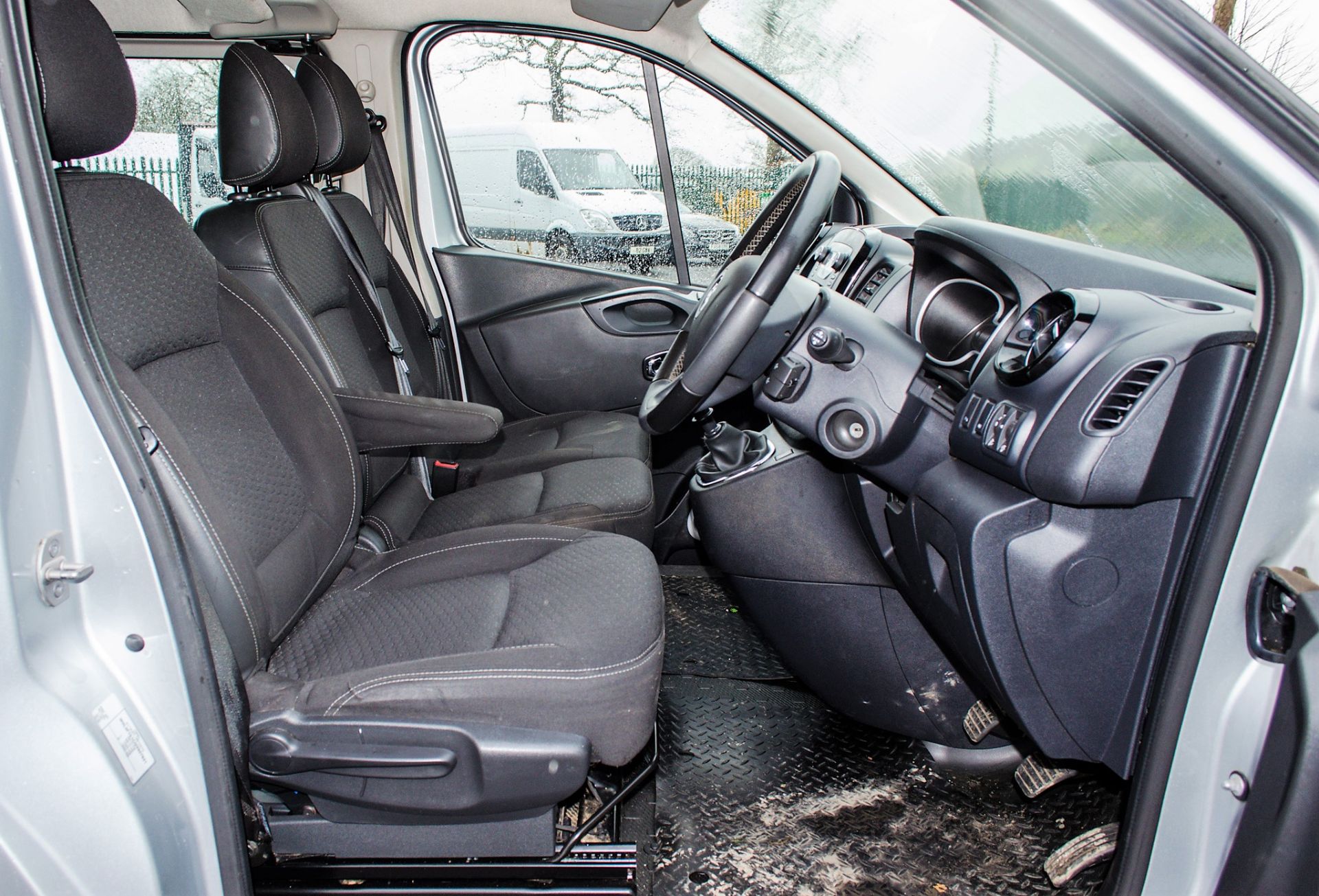 Vauxhall Vivaro 2900 Sportive CDTi 6 speed manual panel 6 seat crew van - Image 14 of 24