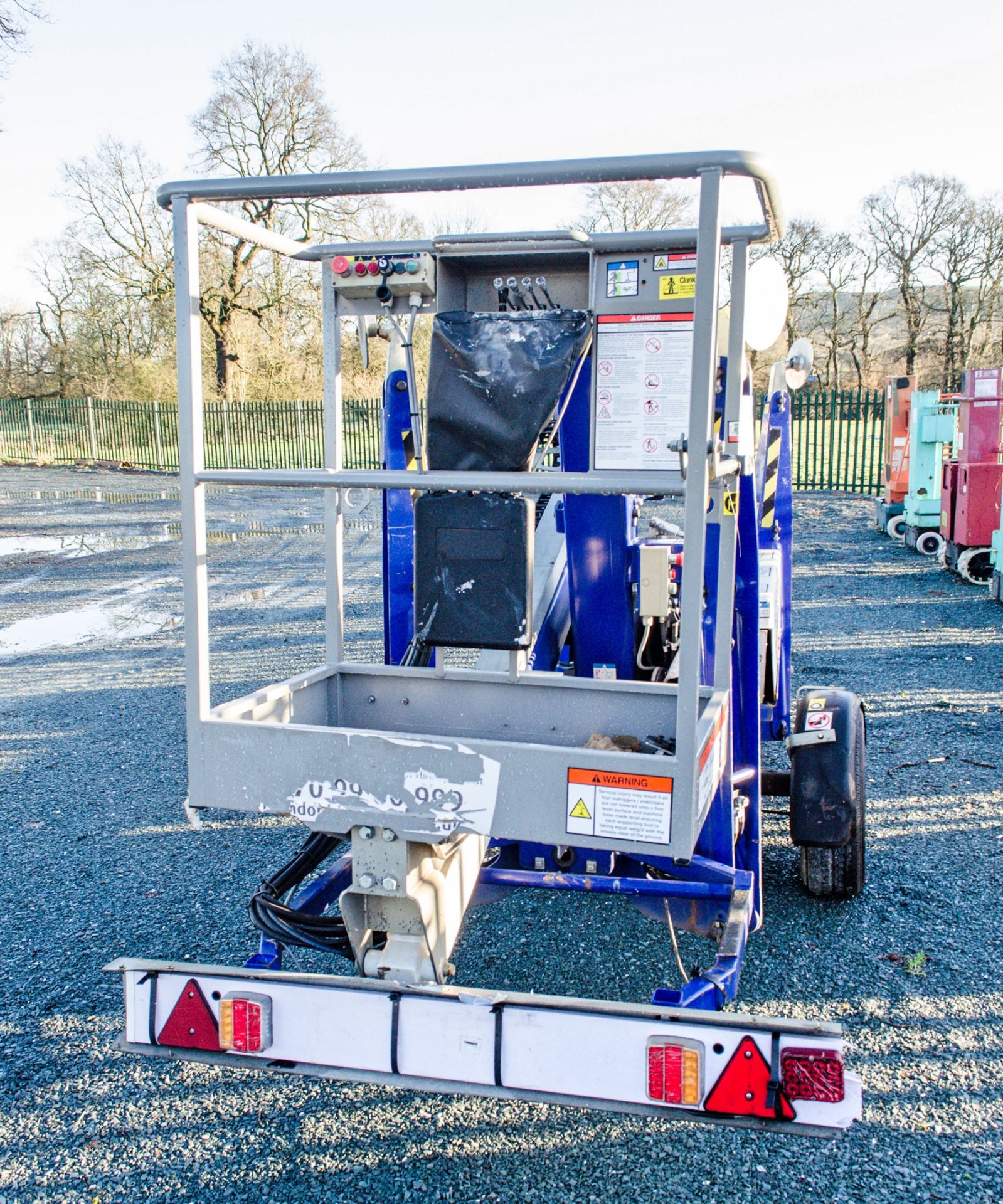 Nifty 120TE battery electric fast tow boom lift access platform Year: 2015 S/N: 0433033 08BB0011 - Image 6 of 8