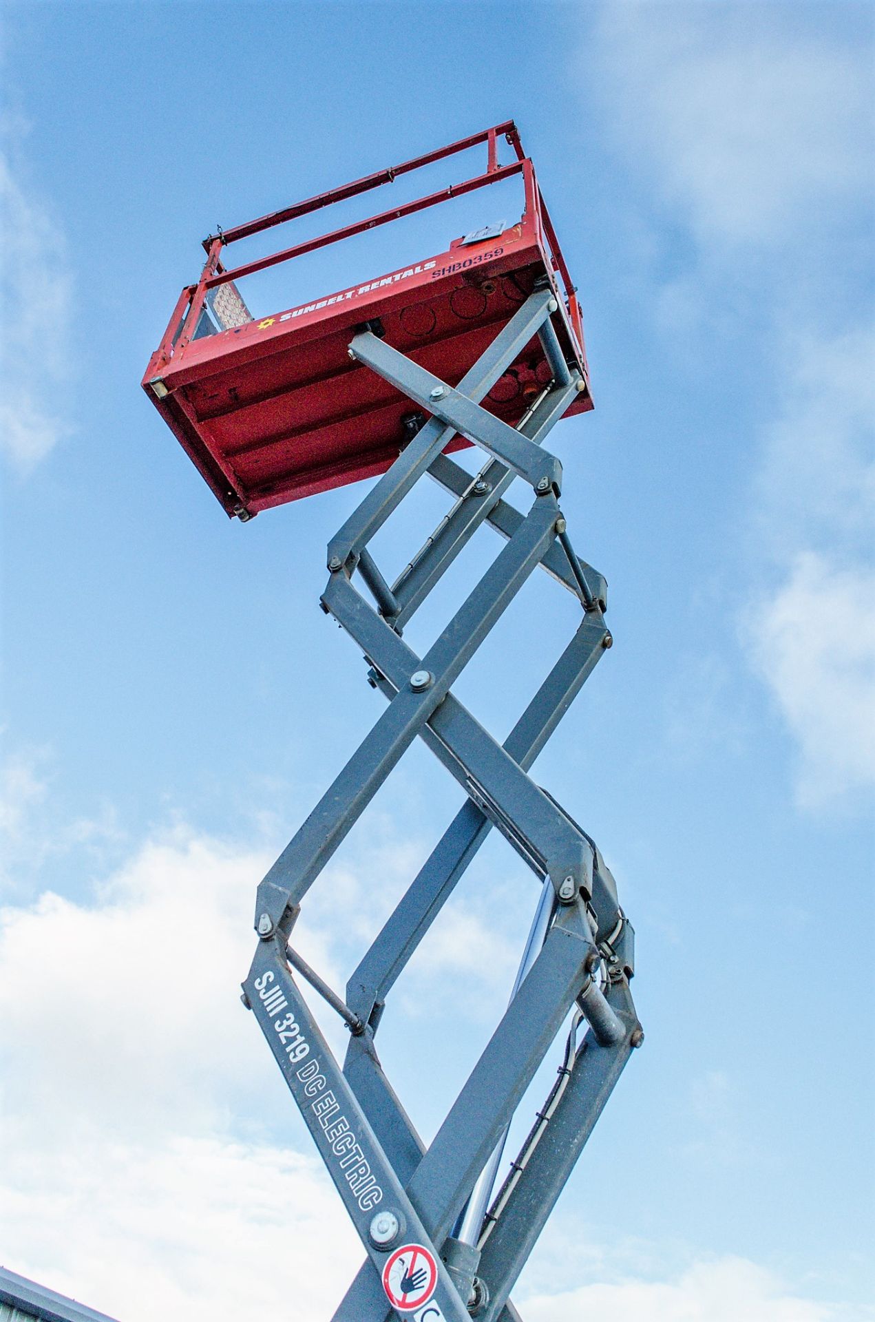 Skyjack SJIII 3219 battery electric scissor lift access platform Year: 2012 S/N: 22036514 SHB0359 - Image 6 of 7