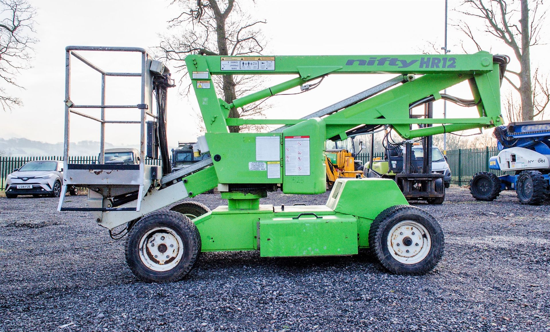 Nifty HR12 battery electric/diesel articulated boom lift access platform Year: 2007 S/N: 16530 SHC - Image 7 of 18