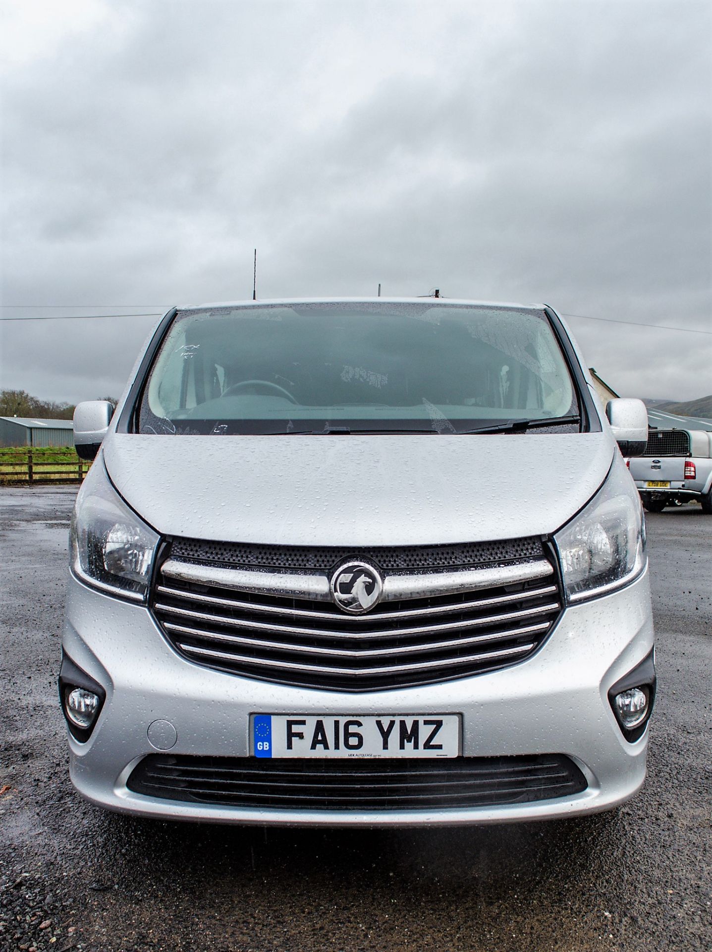 Vauxhall Vivaro 2900 Sportive CDTi 6 speed manual panel 6 seat crew van - Image 5 of 24