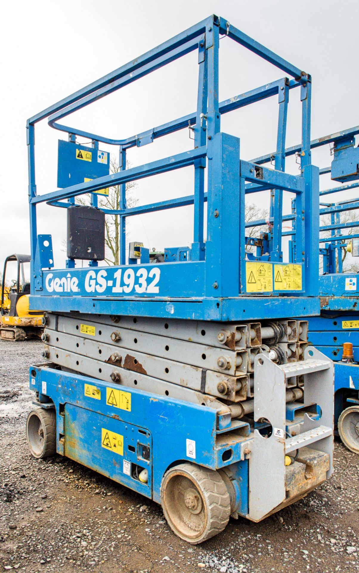 Genie GS1932 battery electric scissor lift access platform Year: 2008 S/N:  Recorded Hours: 254 - Image 3 of 6