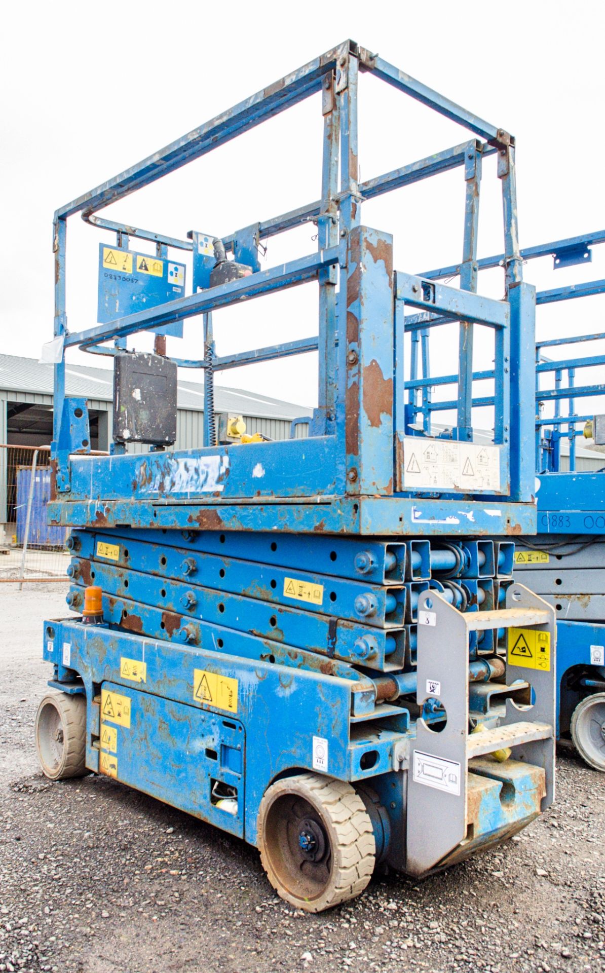 Genie GS1932 battery electric scissor lift access platform Year: 2008 S/N: 086292 Recorded Hours: - Image 2 of 6