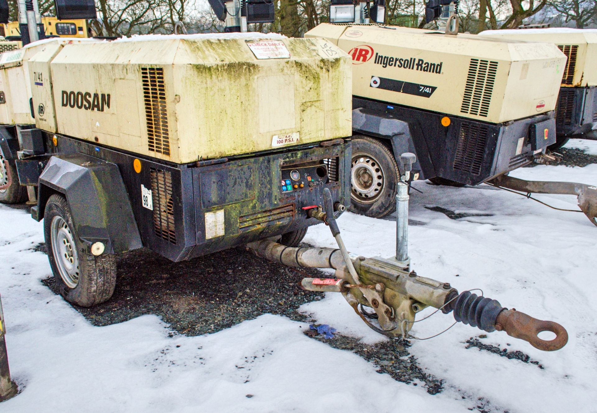 Doosan 741 diesel driven mobile air compressor Year: 2012 S/N: 431304 Recorded Hours: 550 A577288 **