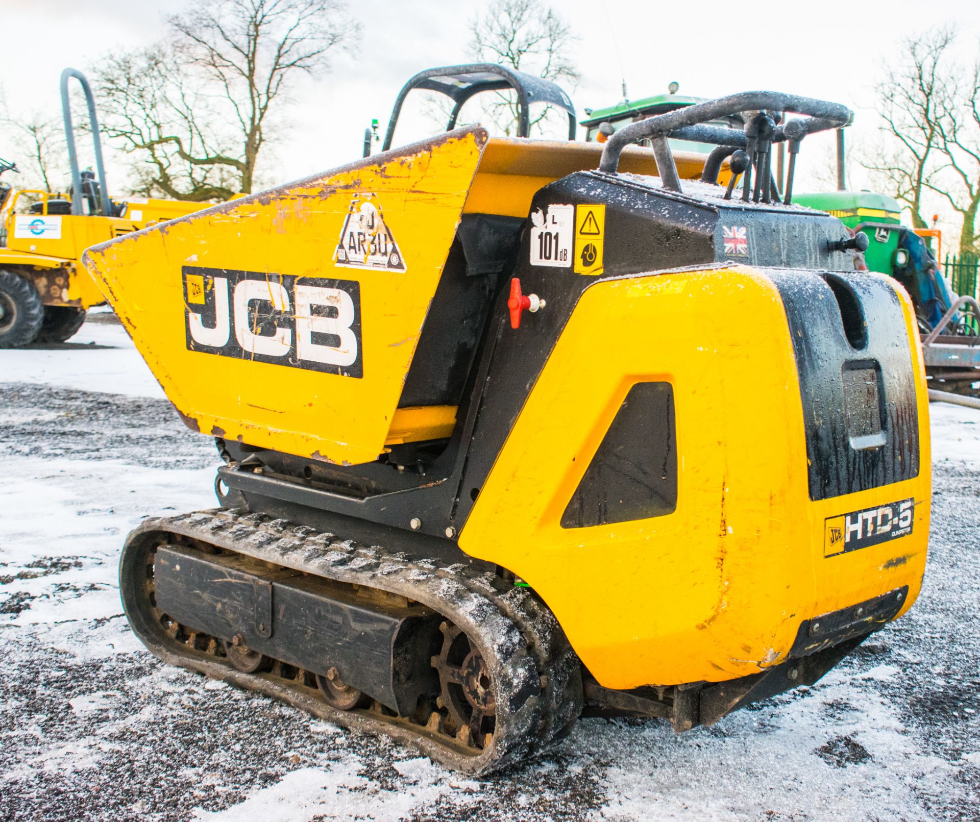 JCB HTD-5 Hi-tip dumper Year: S/N: Recorded hours: hours not displayed (clock broken) PSL015 - Image 4 of 15