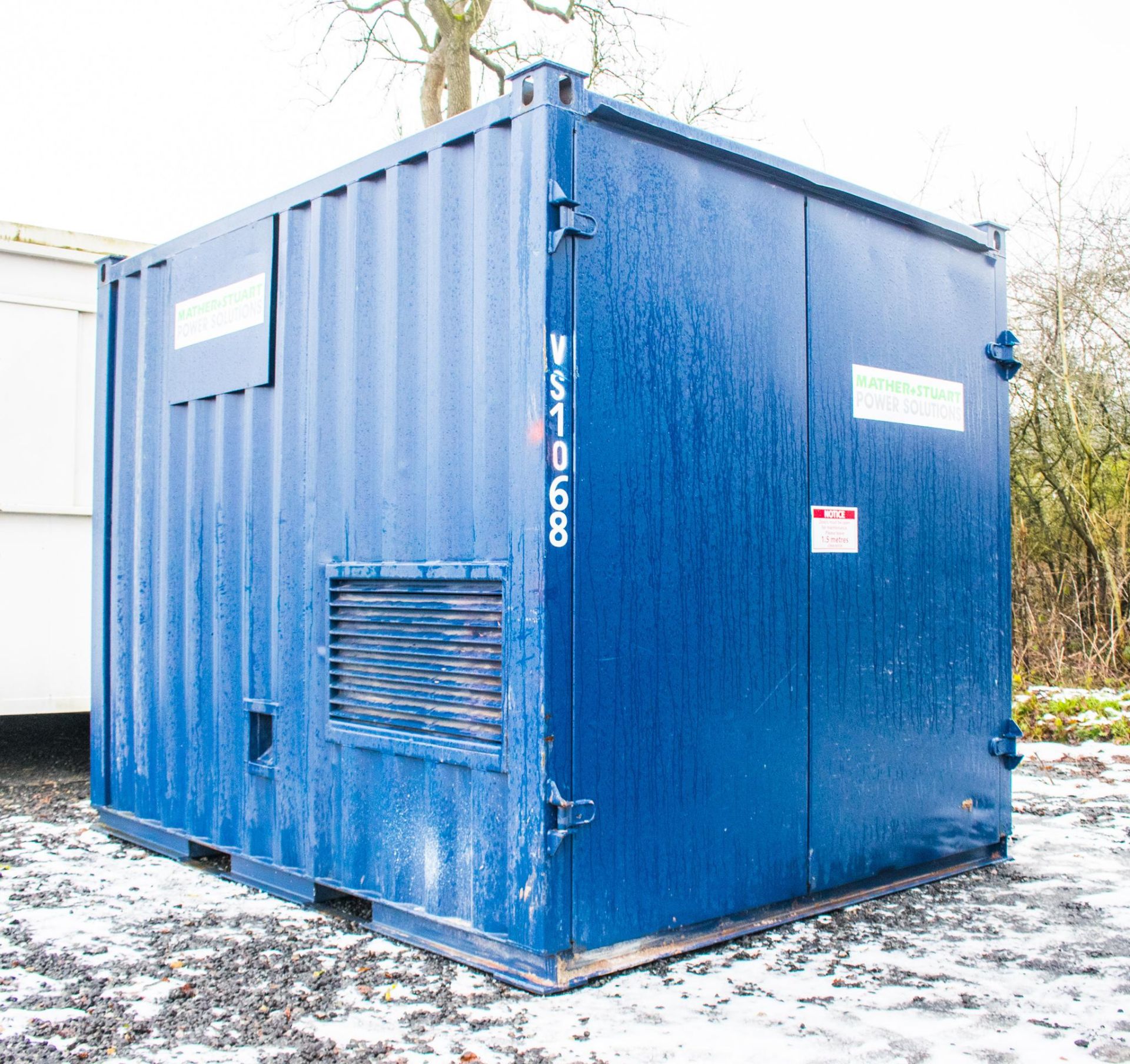 8 ft x 10 ft steel generator unit c/w fuel tank ** No generator ** VS1068 - Image 3 of 7