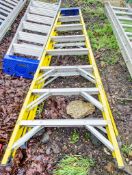 8 tread glass fibre framed step ladder A670162