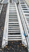 Triple stage extending aluminium ladder