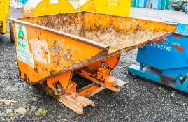 Fork lift tipping skip A593417