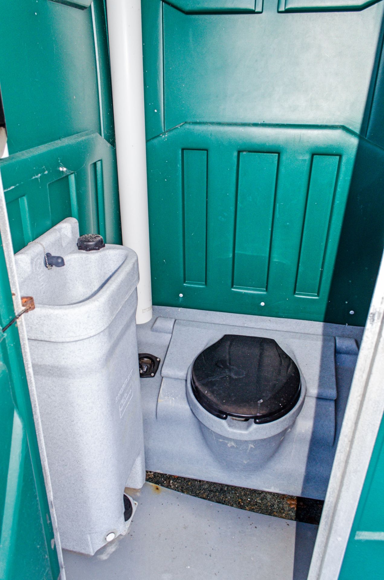 Plastic portable site toilet - Image 2 of 2