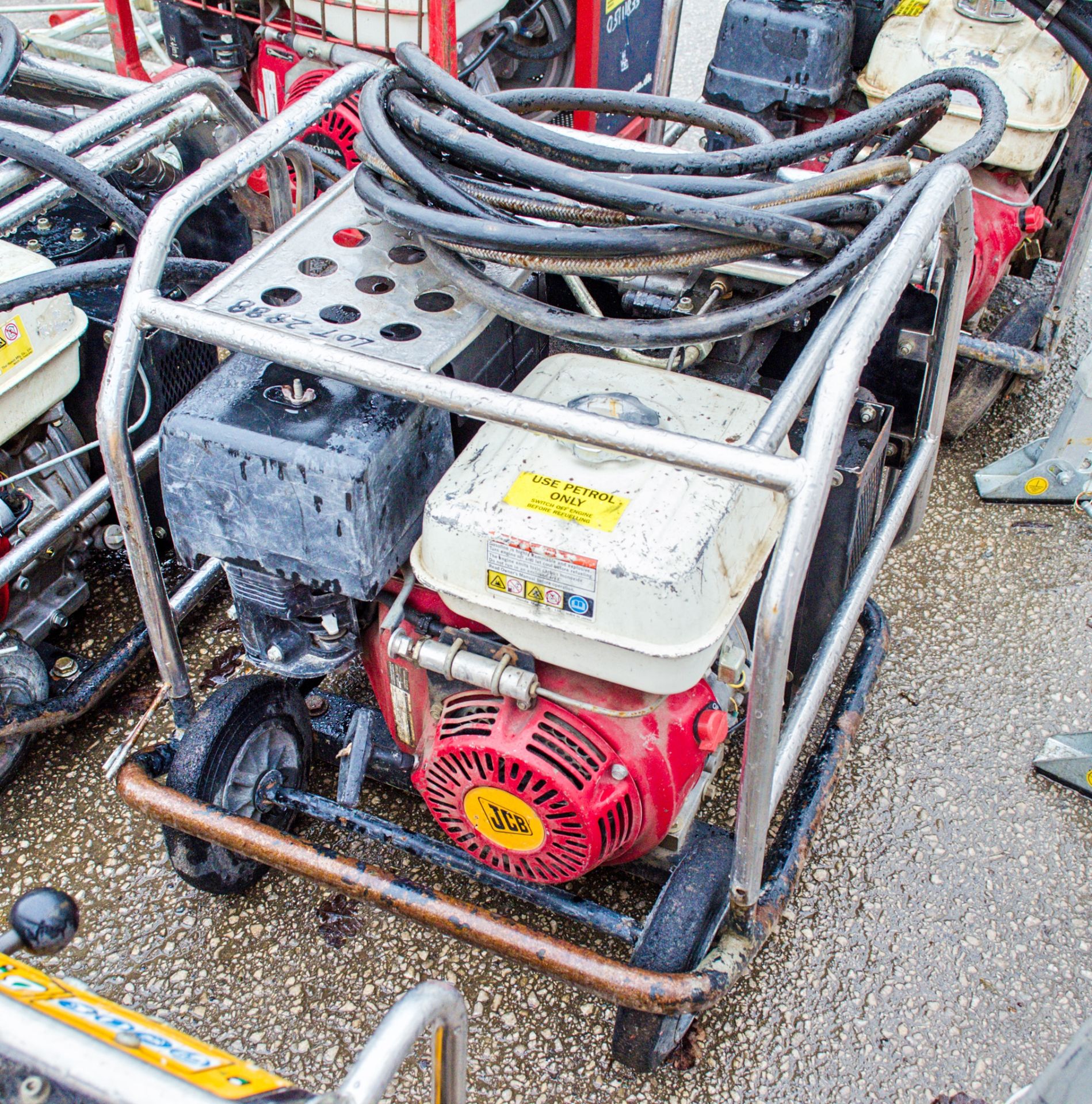 JCB Beaver petrol driven hydraulic power pack - Image 2 of 2