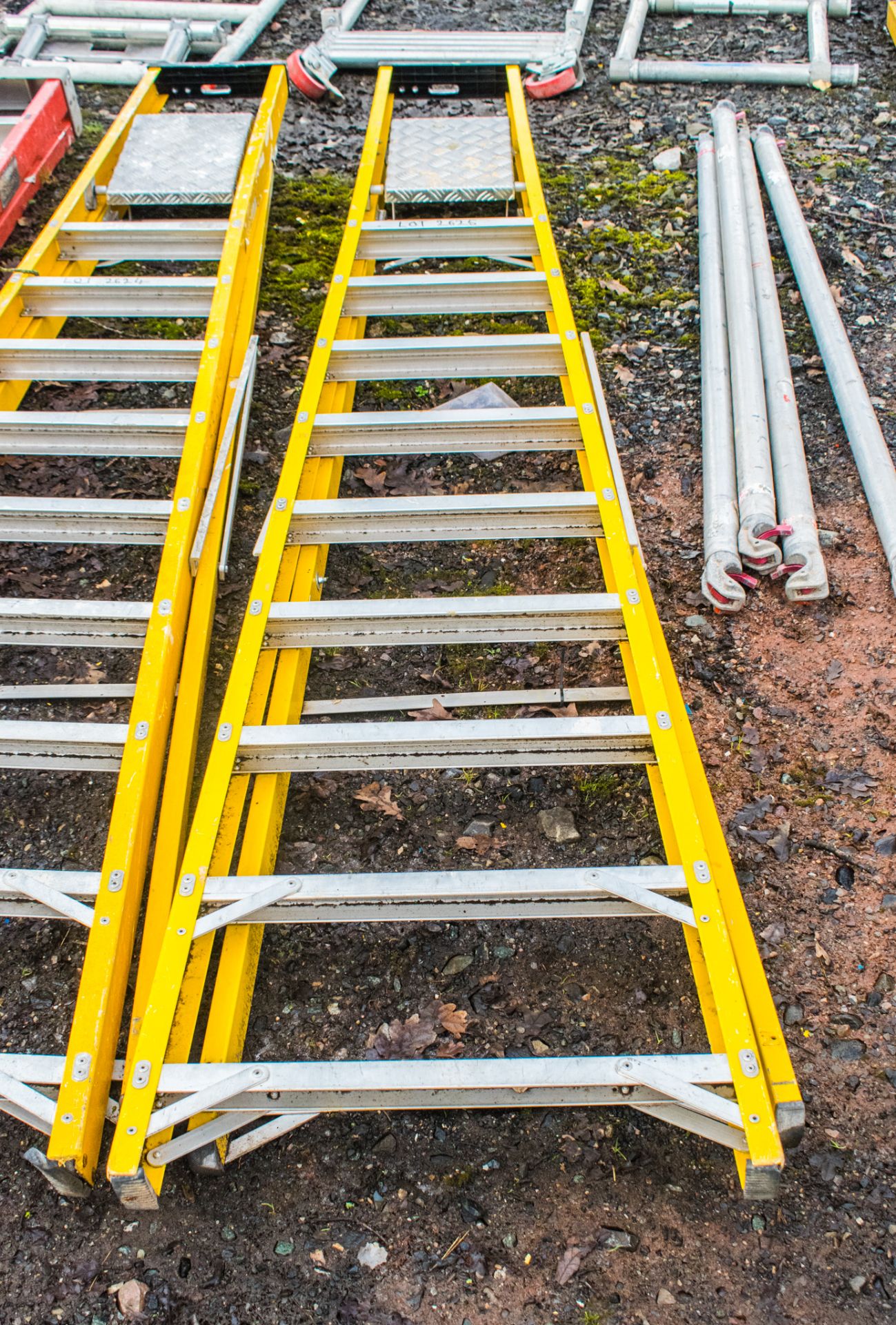 10 tread glass fibre framed step ladder 1810-7642