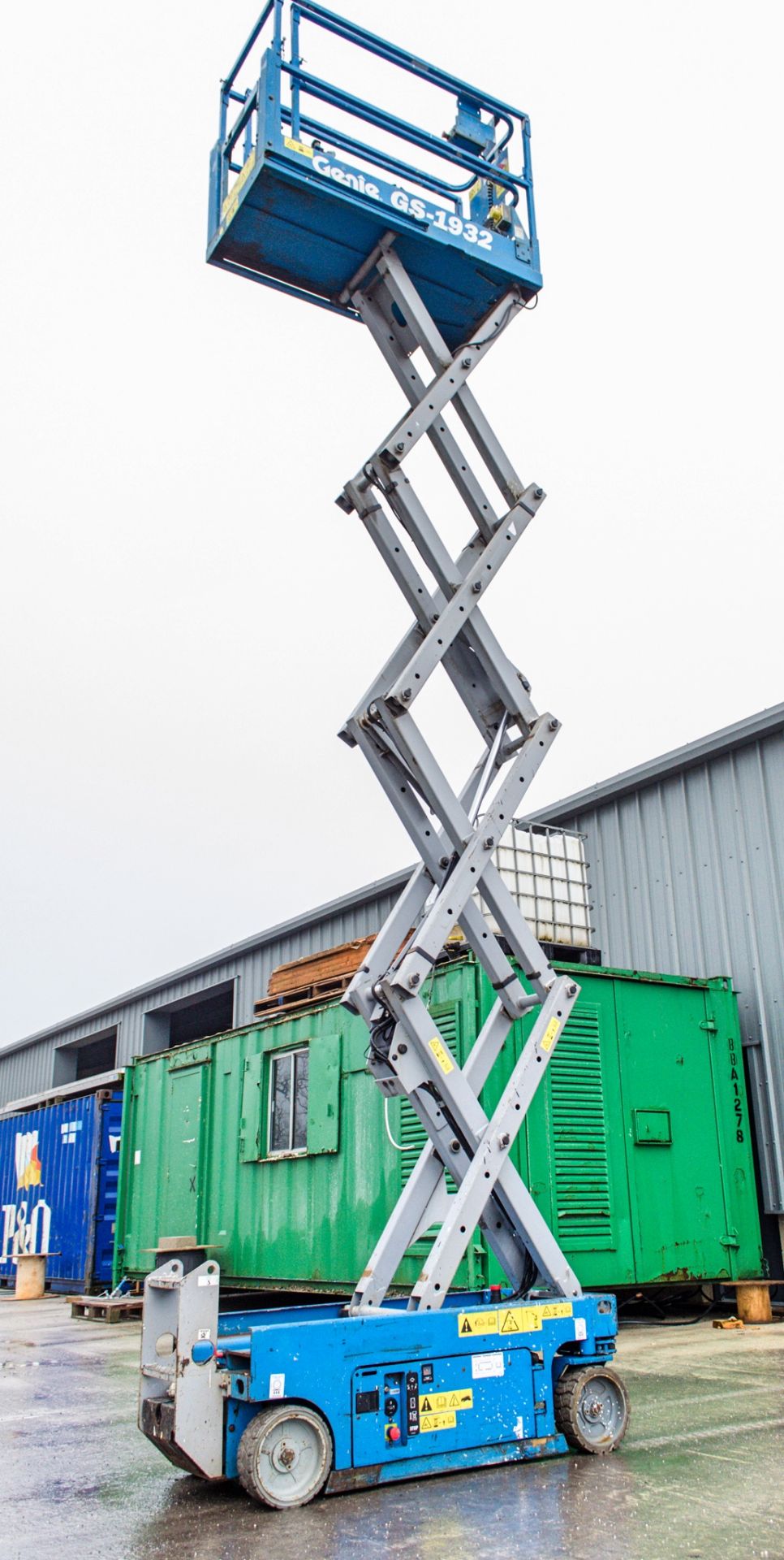 Genie GS1932 battery electric scissor lift Year: 2008 Recorded Hours: 291 S/N: 46201 - Image 3 of 6