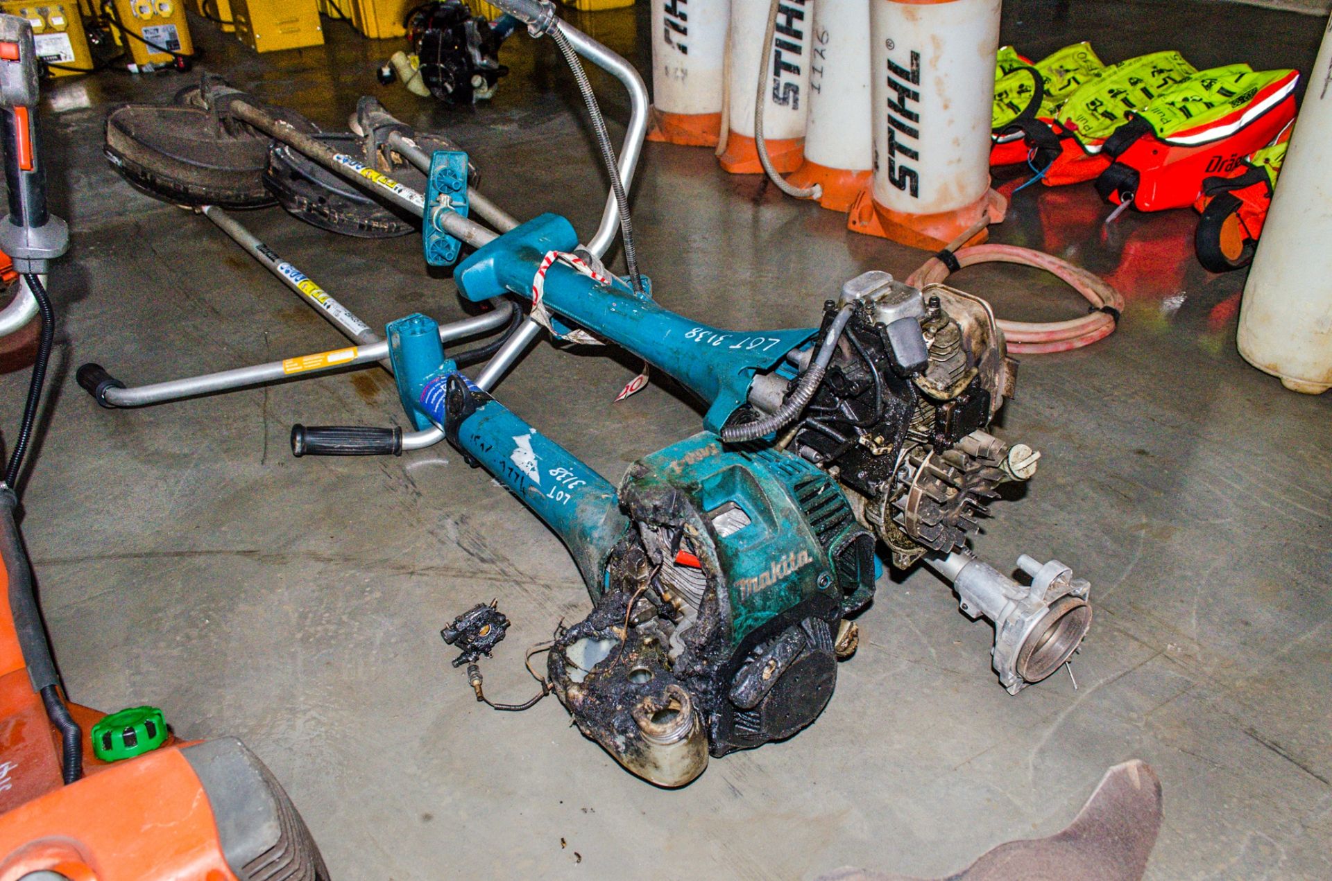 3 - Makita strimmers ** All for spares ** - Image 2 of 2