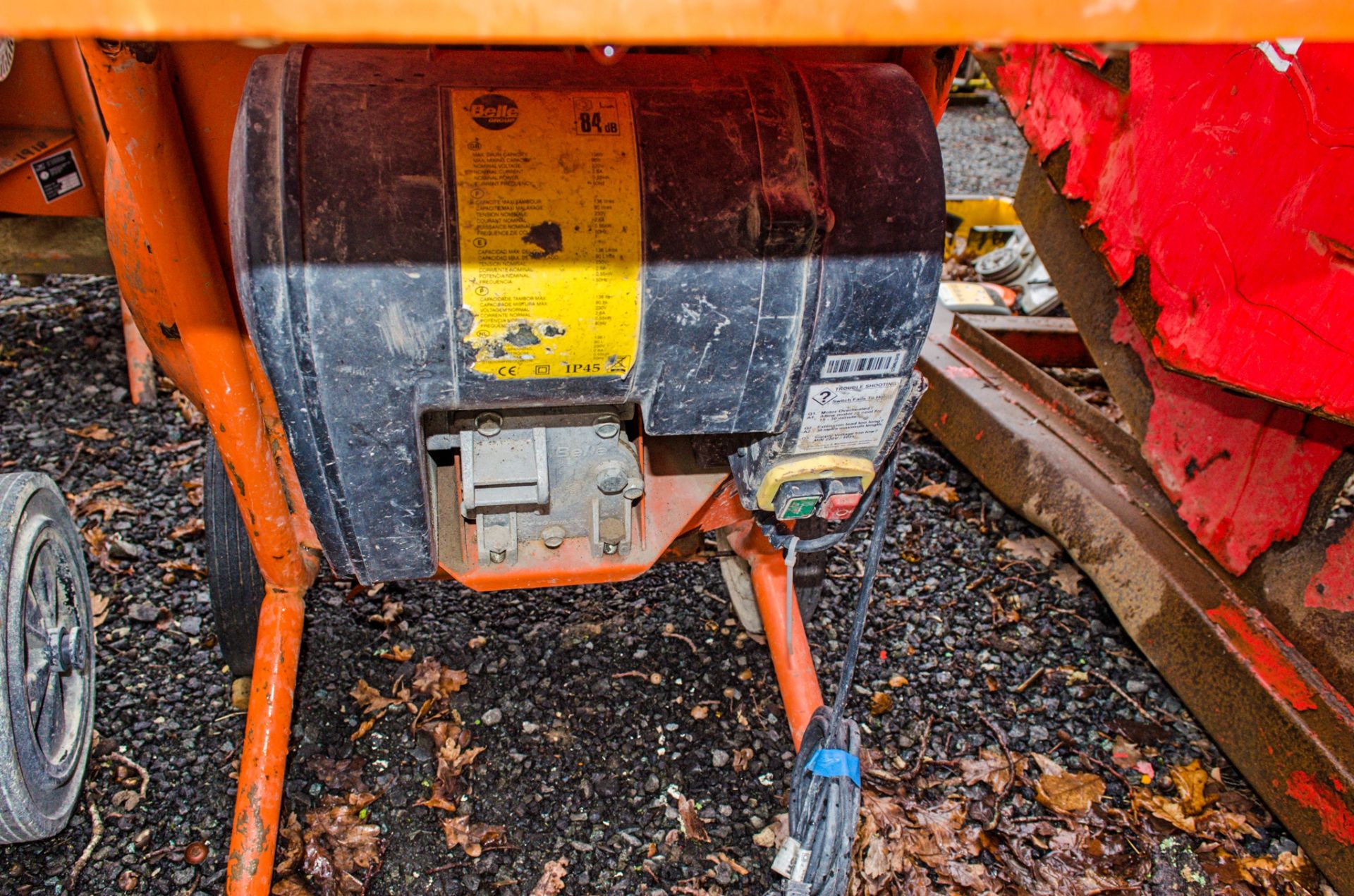 Belle Minimix 150 240v cement mixer - Image 2 of 2