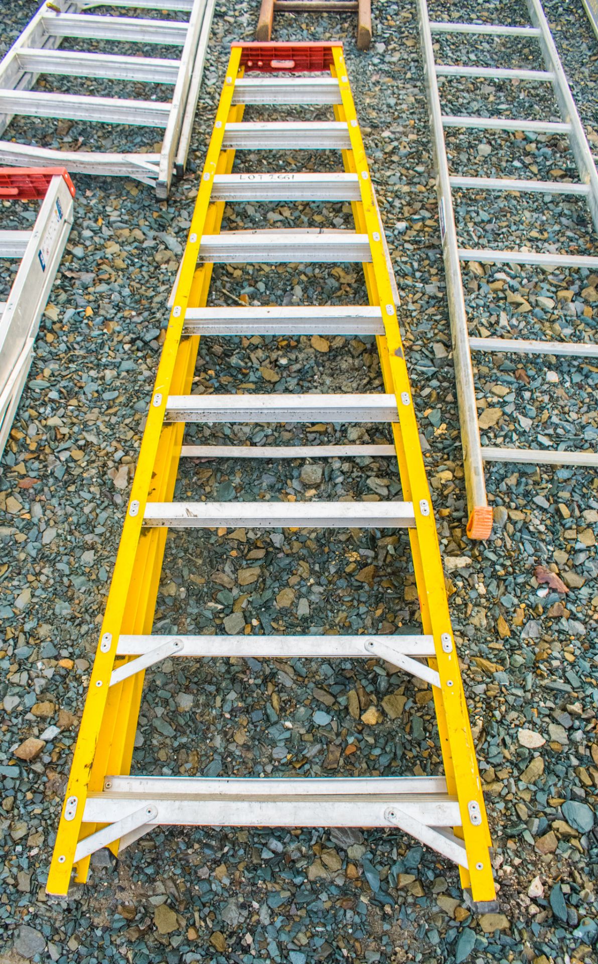10 tread glass fibre framed step ladder 1808-LYT024