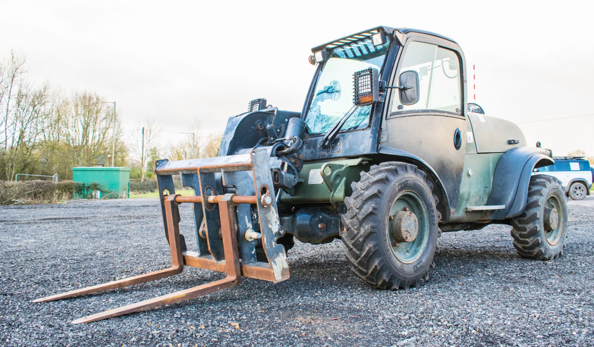 JCB 524 - 50 5 metre telescopic handler  Year: 2007 S/N: 1417221 Recorded Hours: 2999 Ex MOD