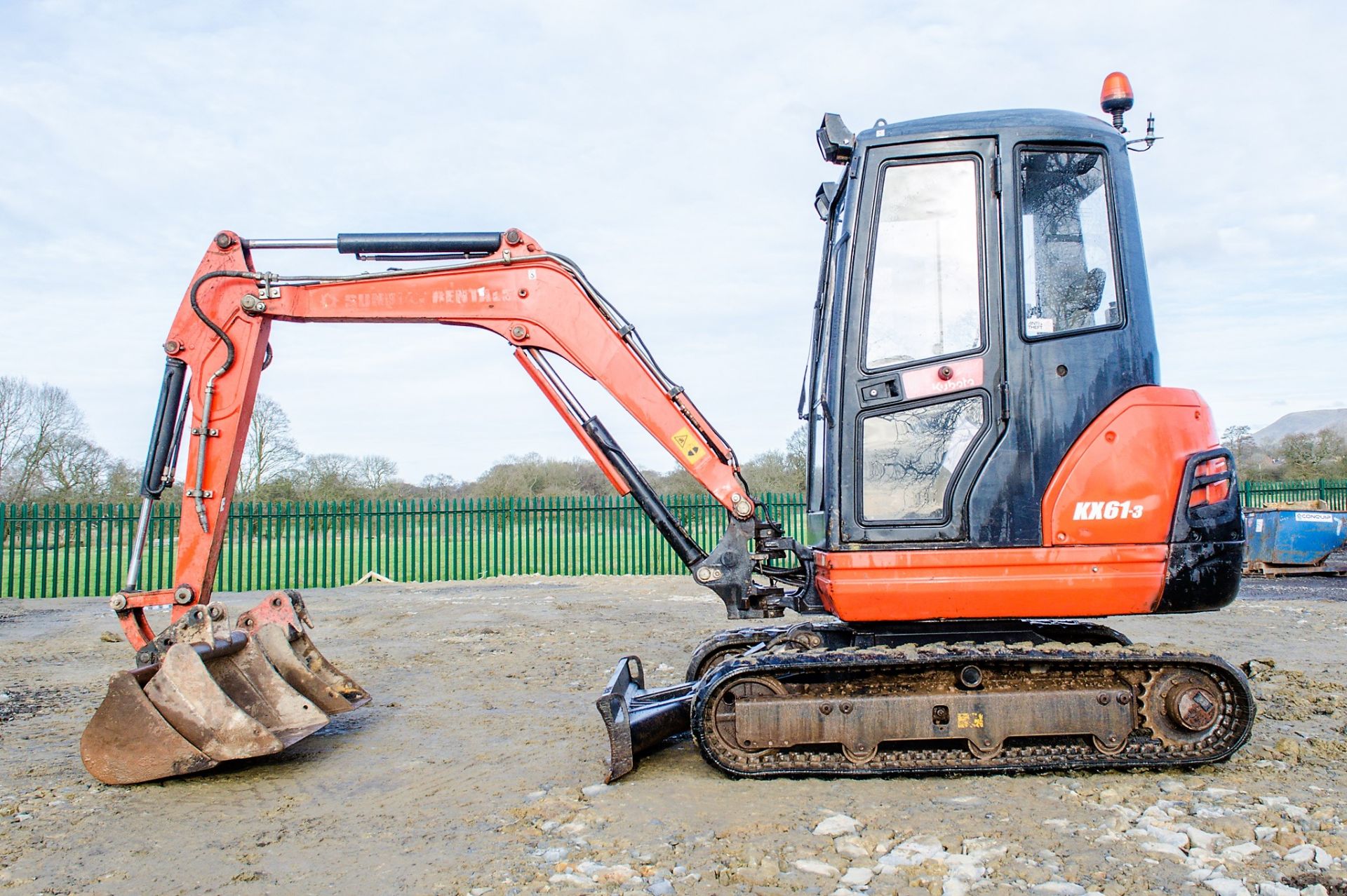 Kubota KX61-3 2.6 tonne rubber tracked excavator Year: 2013 S/N: 80076 Recorded Hours: 3184 blade, - Image 8 of 21