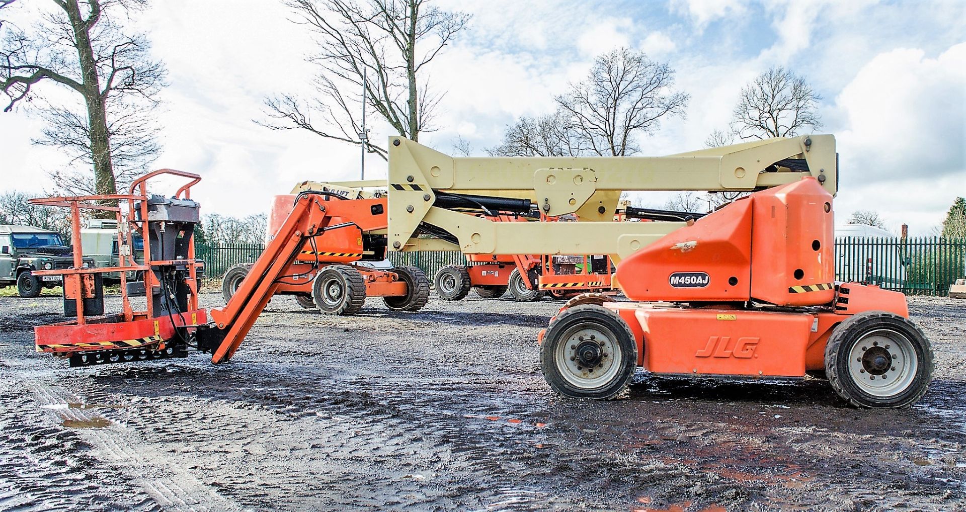 JLG M450AJ battery electric articulated boom access platform Year : 2006 S/N: 2718 c/w generator - Image 7 of 19