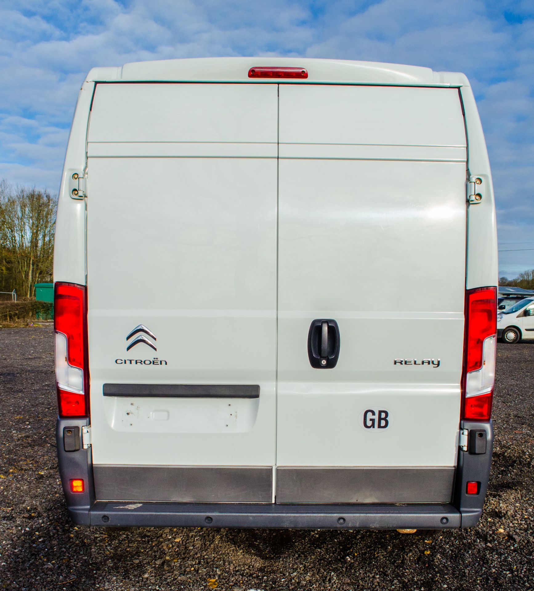 Citroen Relay 35 CLM 2.2 diesel driven 9 seat crew cab panel van Ex MOD  Vin number: - Image 6 of 23