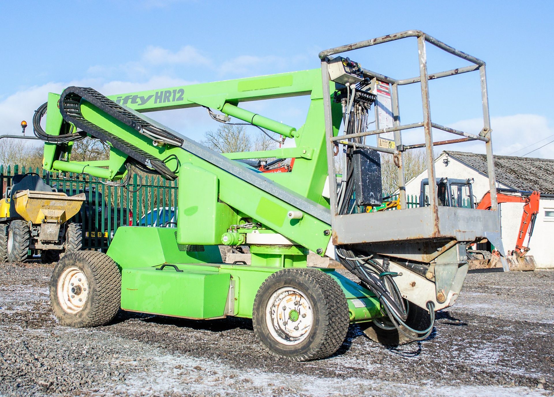 Nifty HR12 battery electric/diesel articulated boom lift access platform Year: 2007 S/N: 16530 SHC - Image 2 of 15
