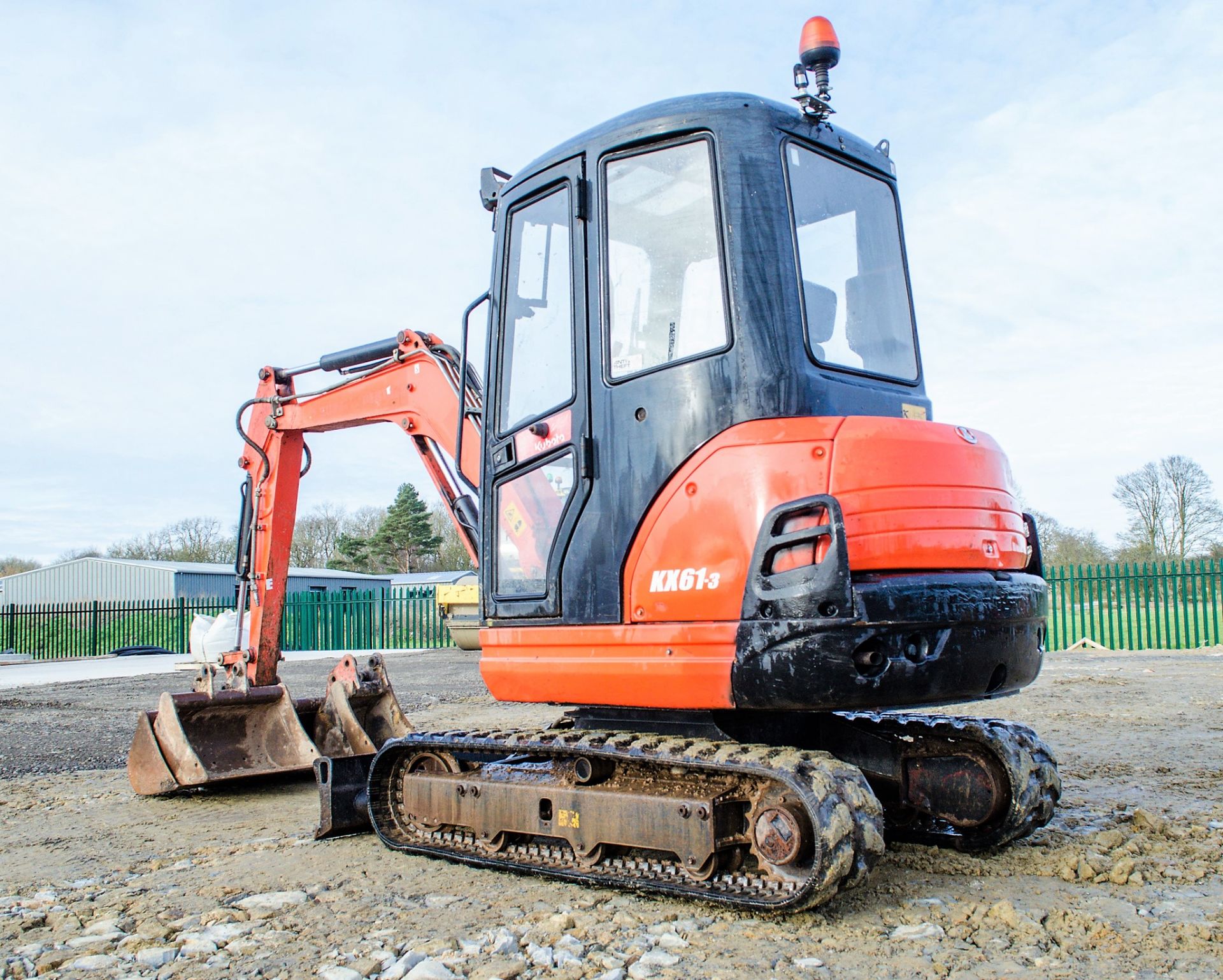 Kubota KX61-3 2.6 tonne rubber tracked excavator Year: 2013 S/N: 80076 Recorded Hours: 3184 blade, - Image 2 of 21