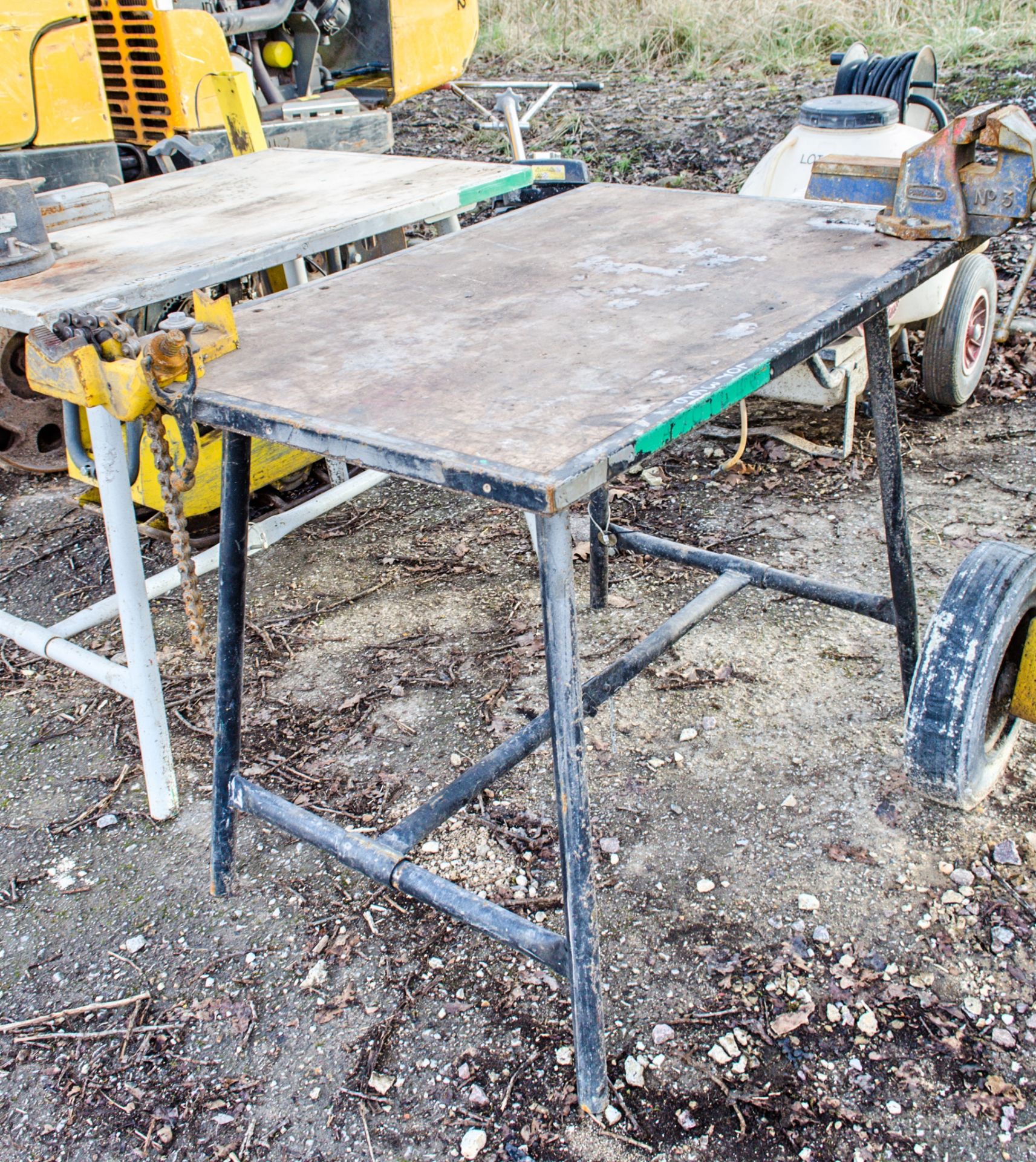 Collapsible site bench c/w bench vice & pipe vice A701446
