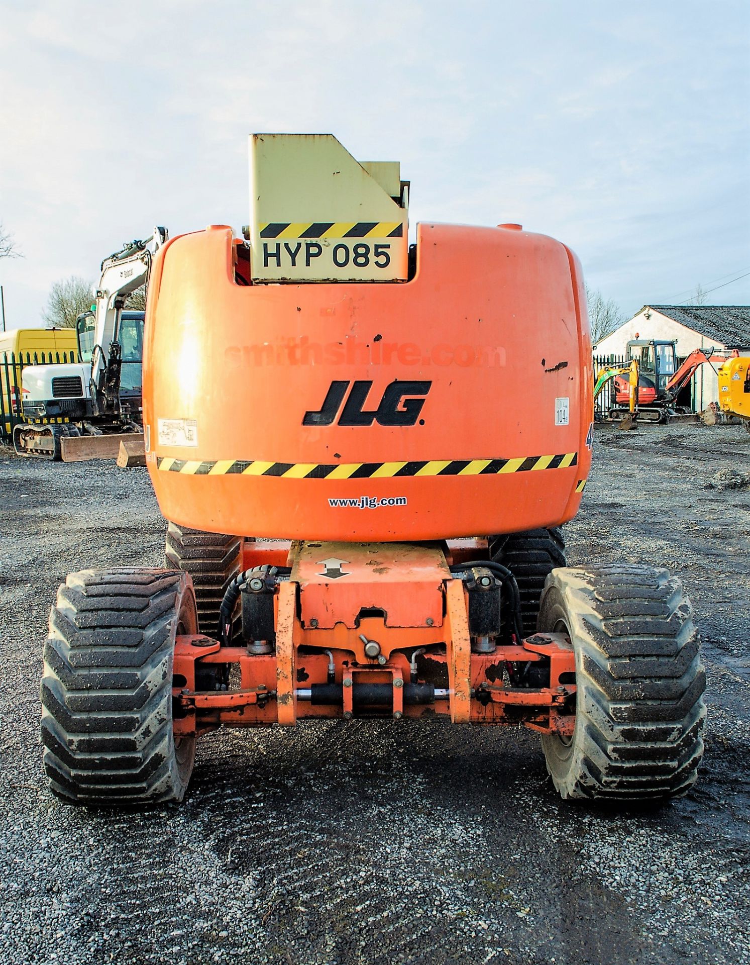 JLG 450AJ diesel driven rough terrain articulated boom access platform Year: 2007 S/N: 5190 Recorded - Image 6 of 17