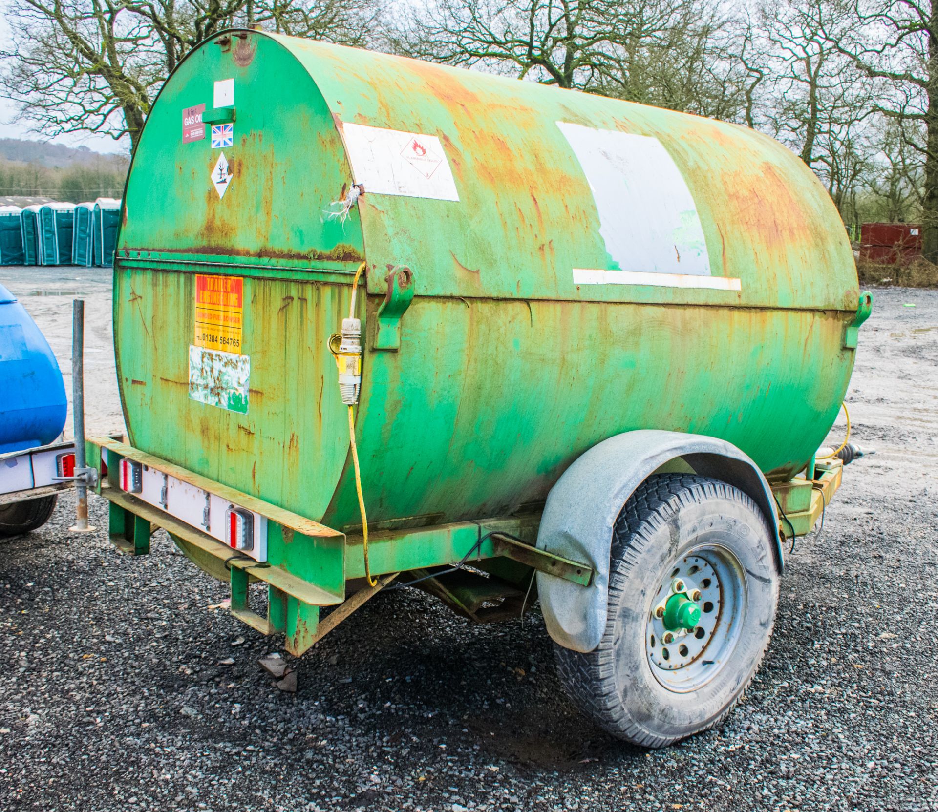 Trailer Engineering 2140 litre fast tow bunded fuel bowser c/w petrol driven generator, electric - Image 2 of 4