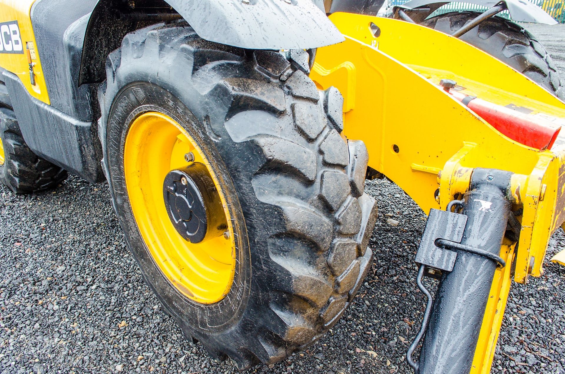 JCB 535-125 Hi-Viz 12.5 metre telescopic handler Year: 2018 S/N: 2573293 Recorded Hours: 3651 c/w - Image 14 of 20