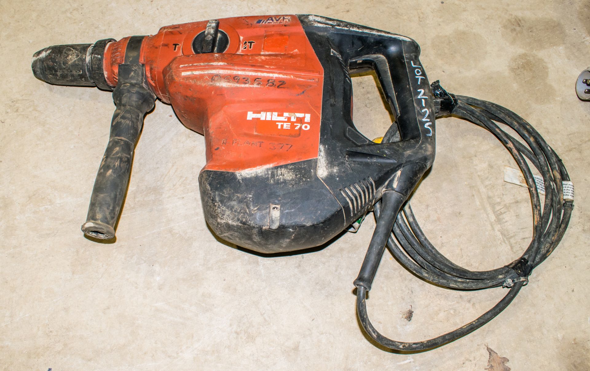 Hilti TE70 110v SDS rotary hammer drill A693582