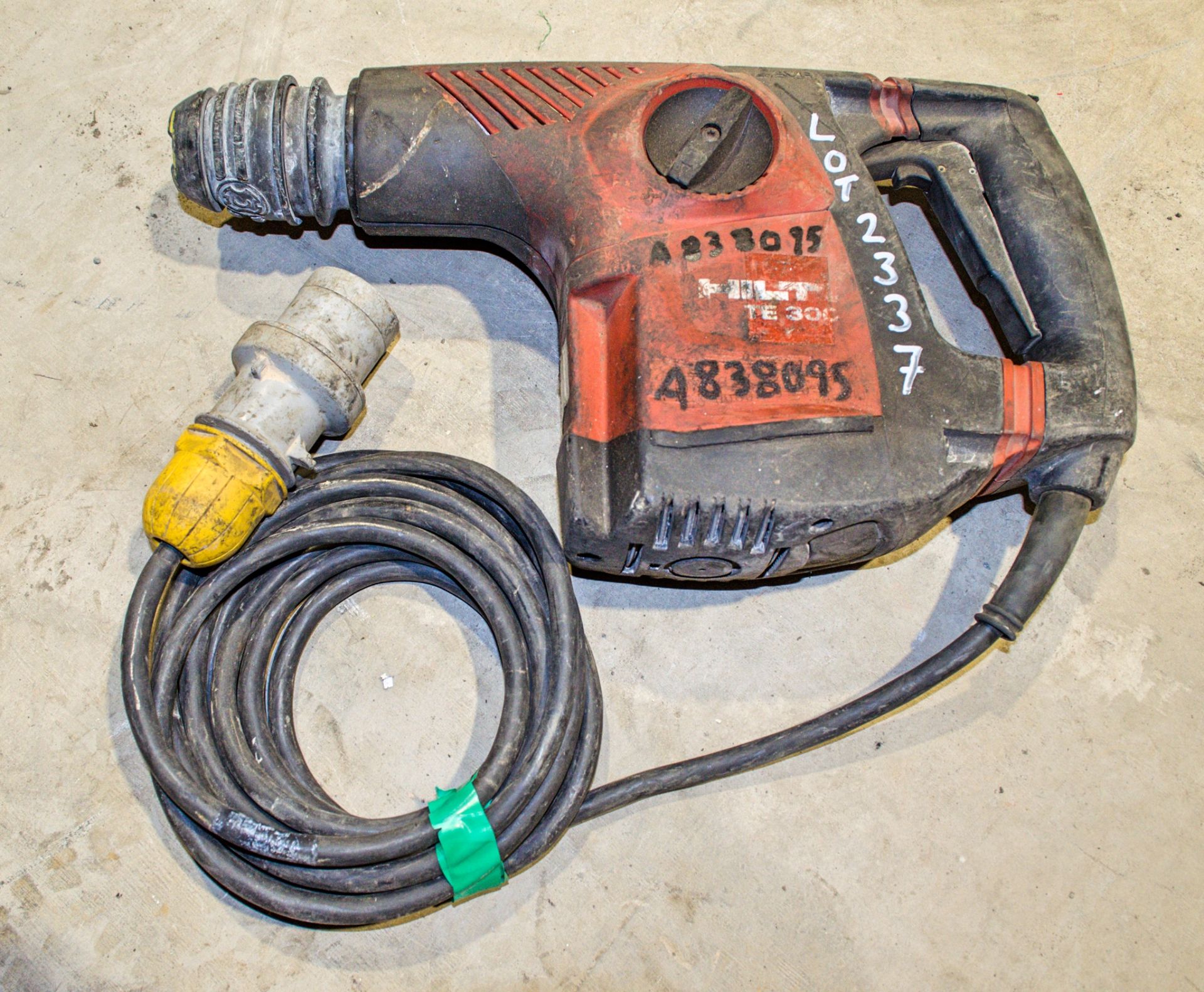 Hilti TE6-A36 36v cordless SDS rotary hammer drill c/w charger & 2 - batteries A838095 ** No carry