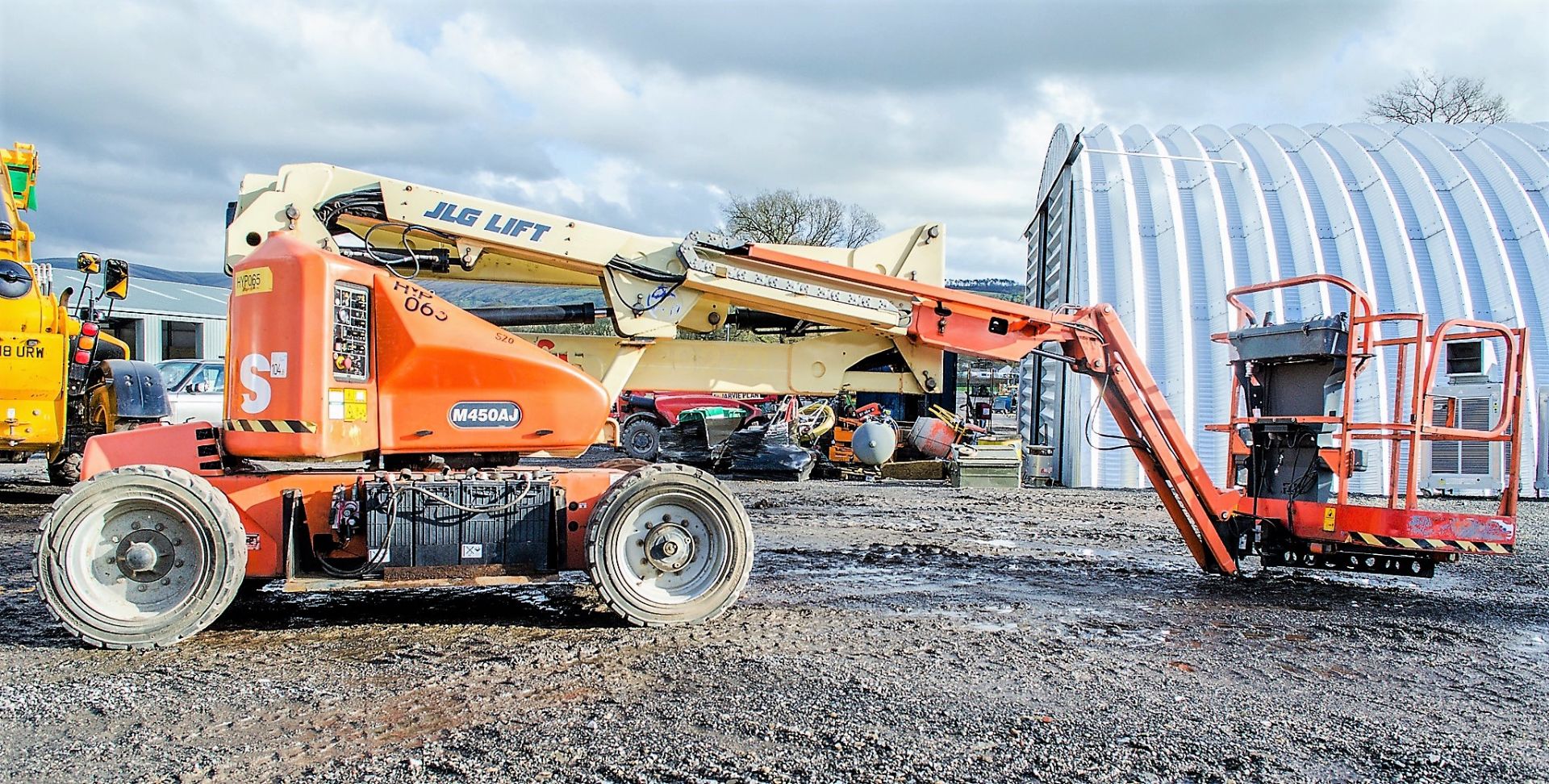 JLG M450AJ battery electric articulated boom access platform Year : 2006 S/N: 2718 c/w generator - Image 8 of 19