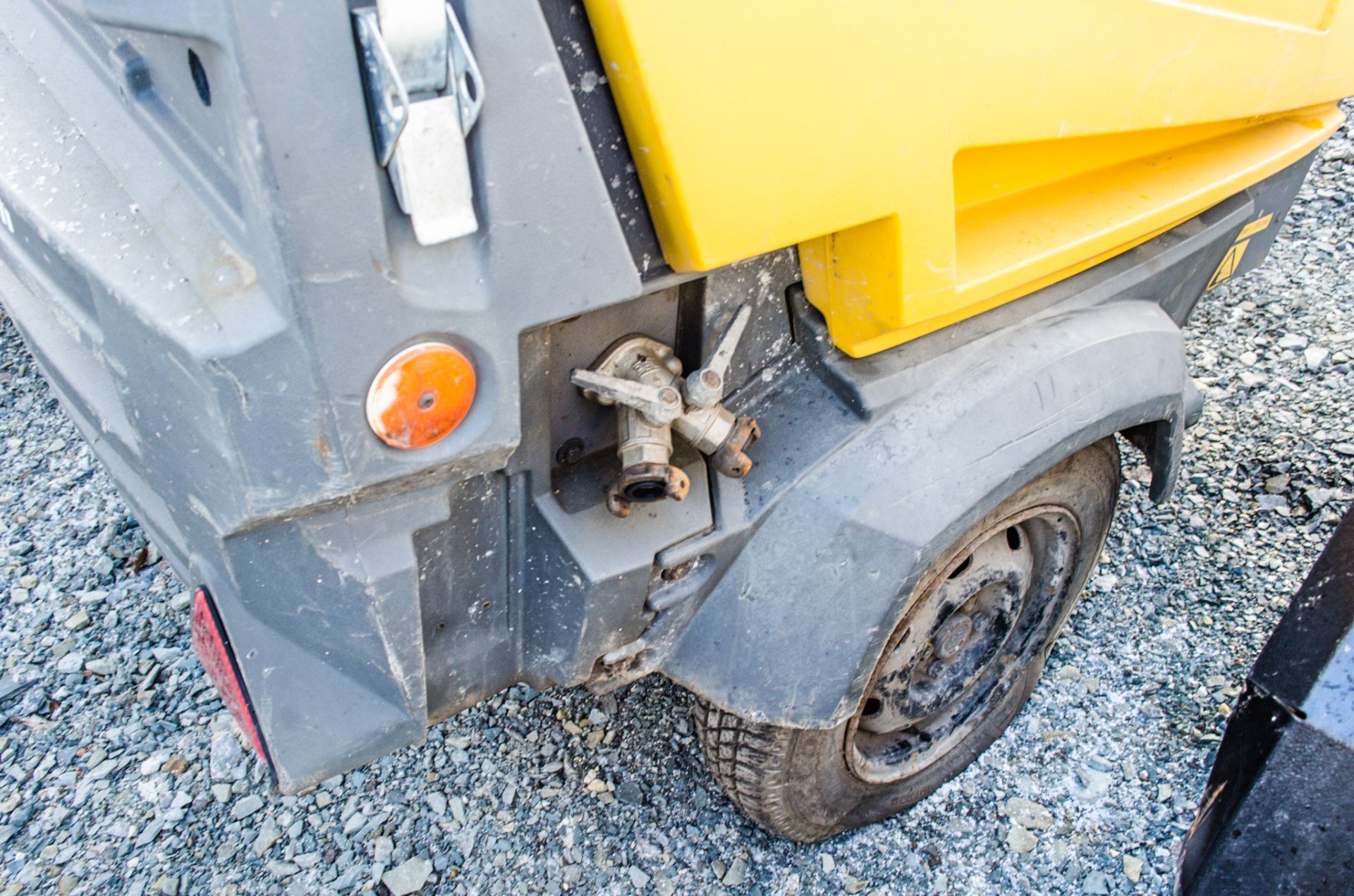 Atlas Copco diesel driven fast tow air compressor Recorded Hour: 1718 S20 - Image 6 of 6