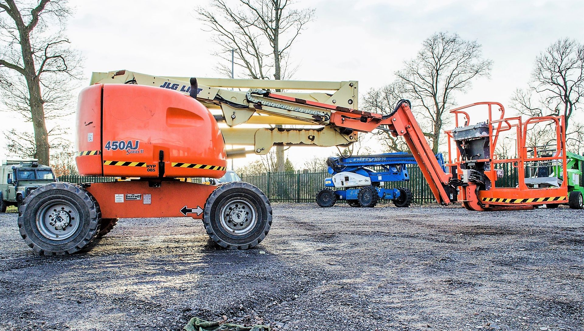 JLG 450AJ diesel driven rough terrain articulated boom access platform Year: 2007 S/N: 5190 Recorded - Image 8 of 17