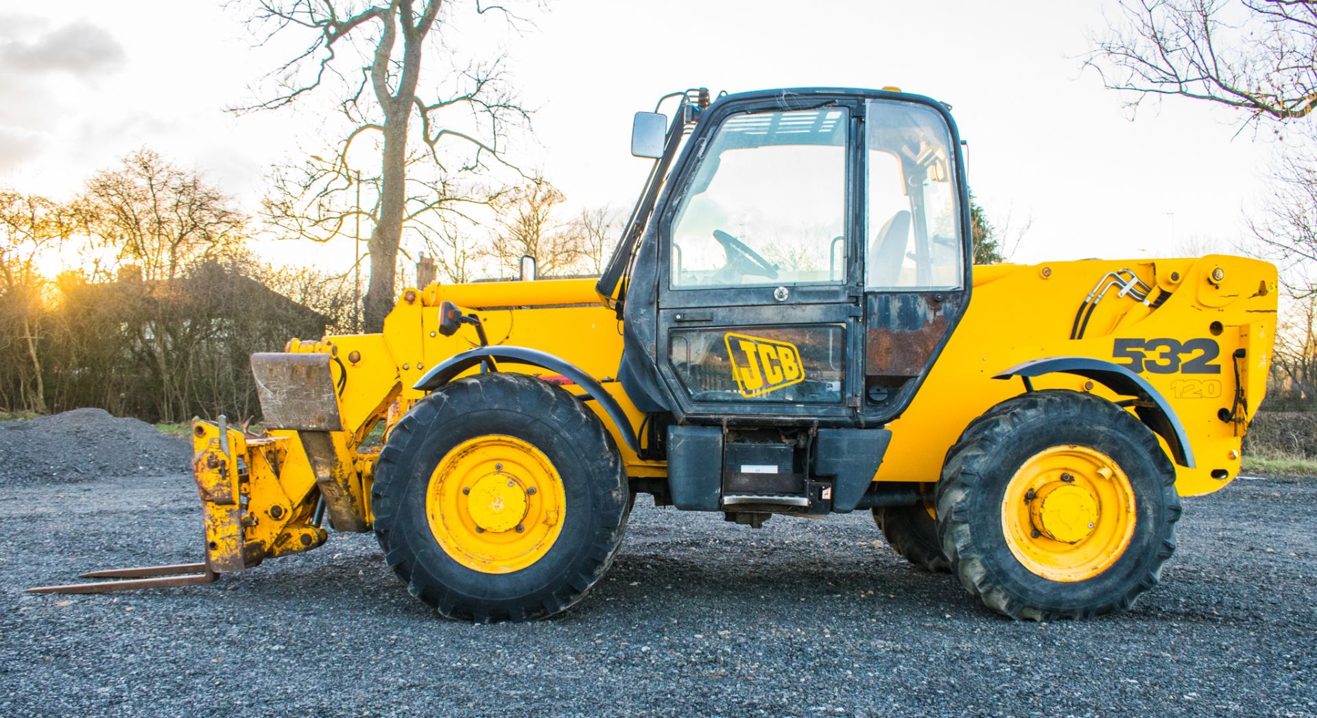 JCB 532-120 12 metre telescopic handler Year: 2001 S/N: 0785213 Recorded Hours: 7729 ** No VAT on - Image 8 of 20