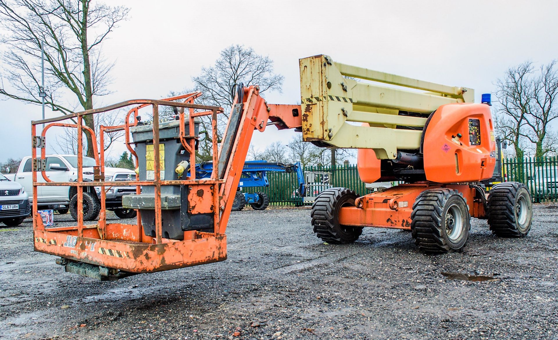 JLG 450AJ Series II diesel driven rough terrain articulated boom access platform Year: 2012 S/N: