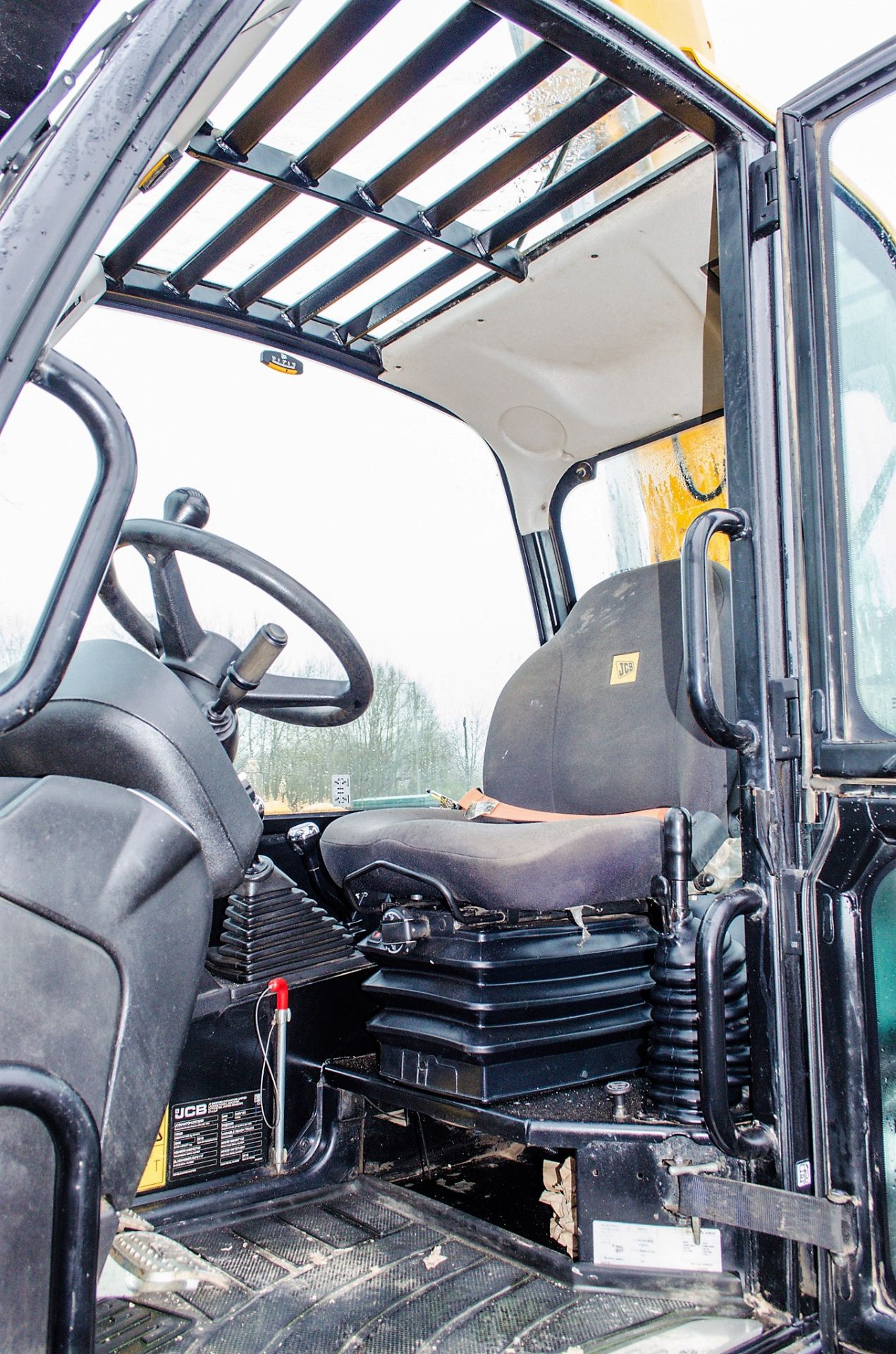 JCB 535-125 Hi-Viz 12.5 metre telescopic handler Year: 2018 S/N: 2573293 Recorded Hours: 3651 c/w - Image 18 of 20