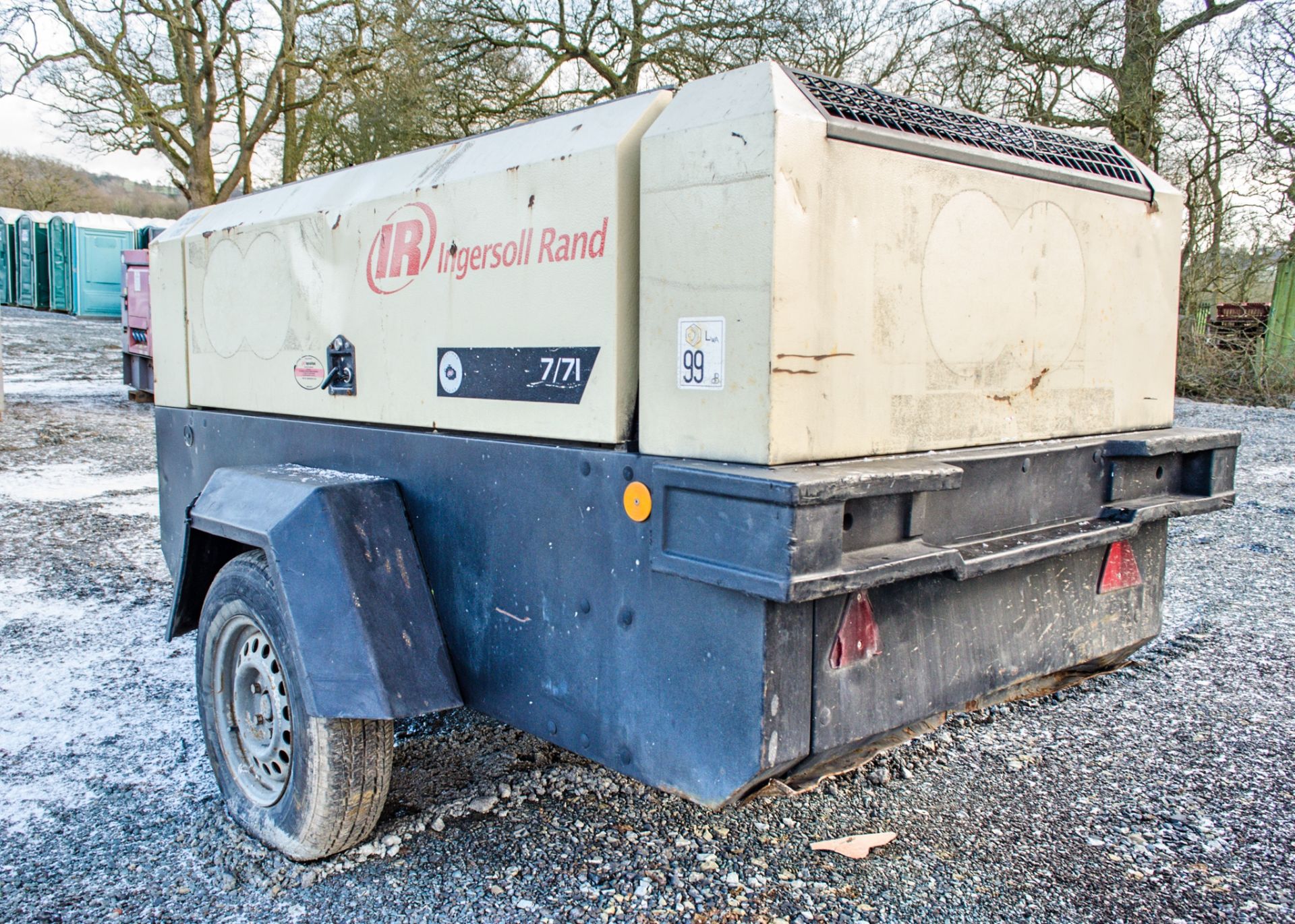 Ingersoll Rand 7/71 diesel driven air compressor Year: 2006 S/N: 521720 Recorded Hours: 3503 - Image 2 of 6