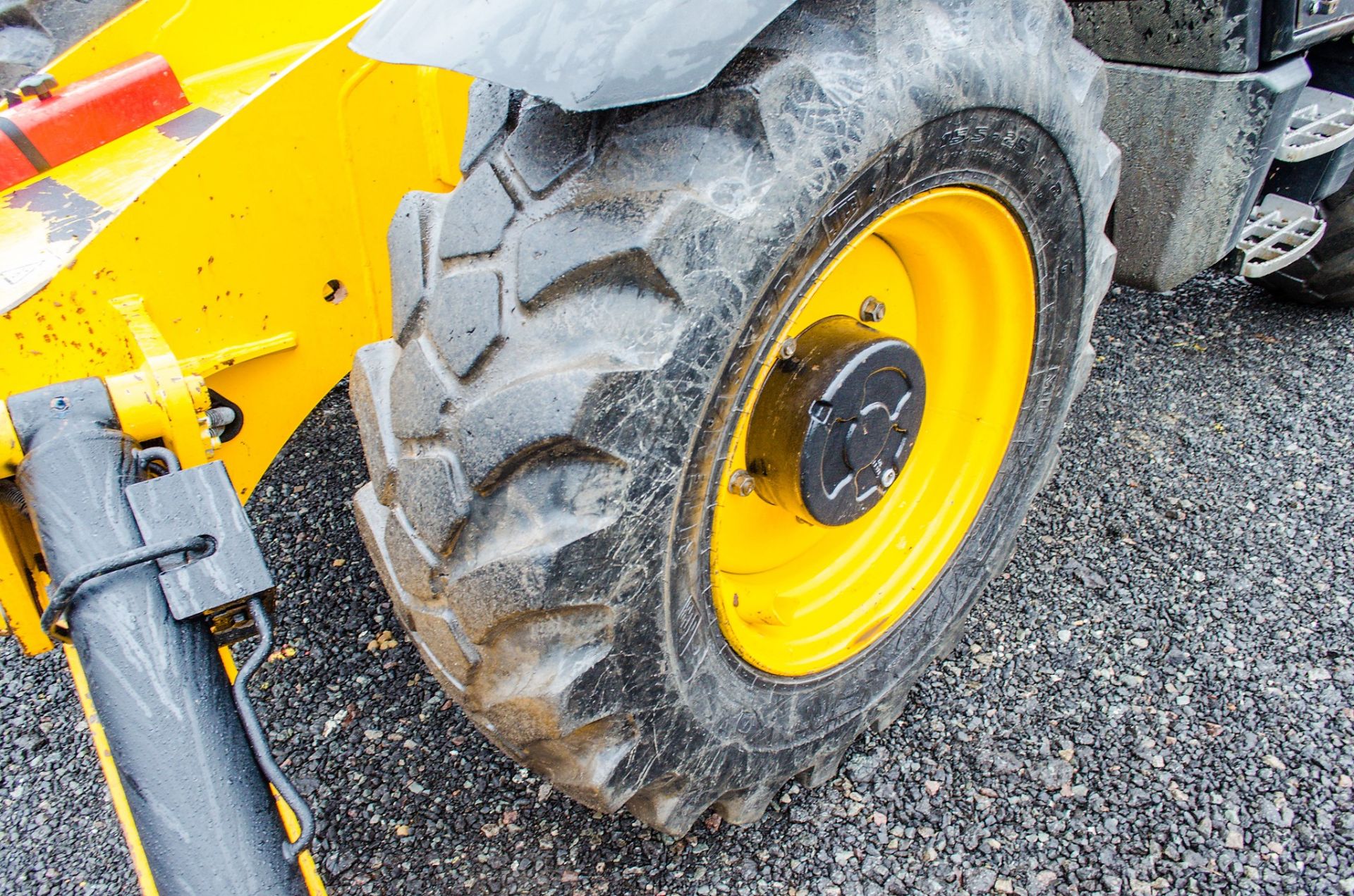 JCB 535-125 Hi-Viz 12.5 metre telescopic handler Year: 2018 S/N: 2726504 Recorded Hours: 3258 c/w - Image 13 of 22